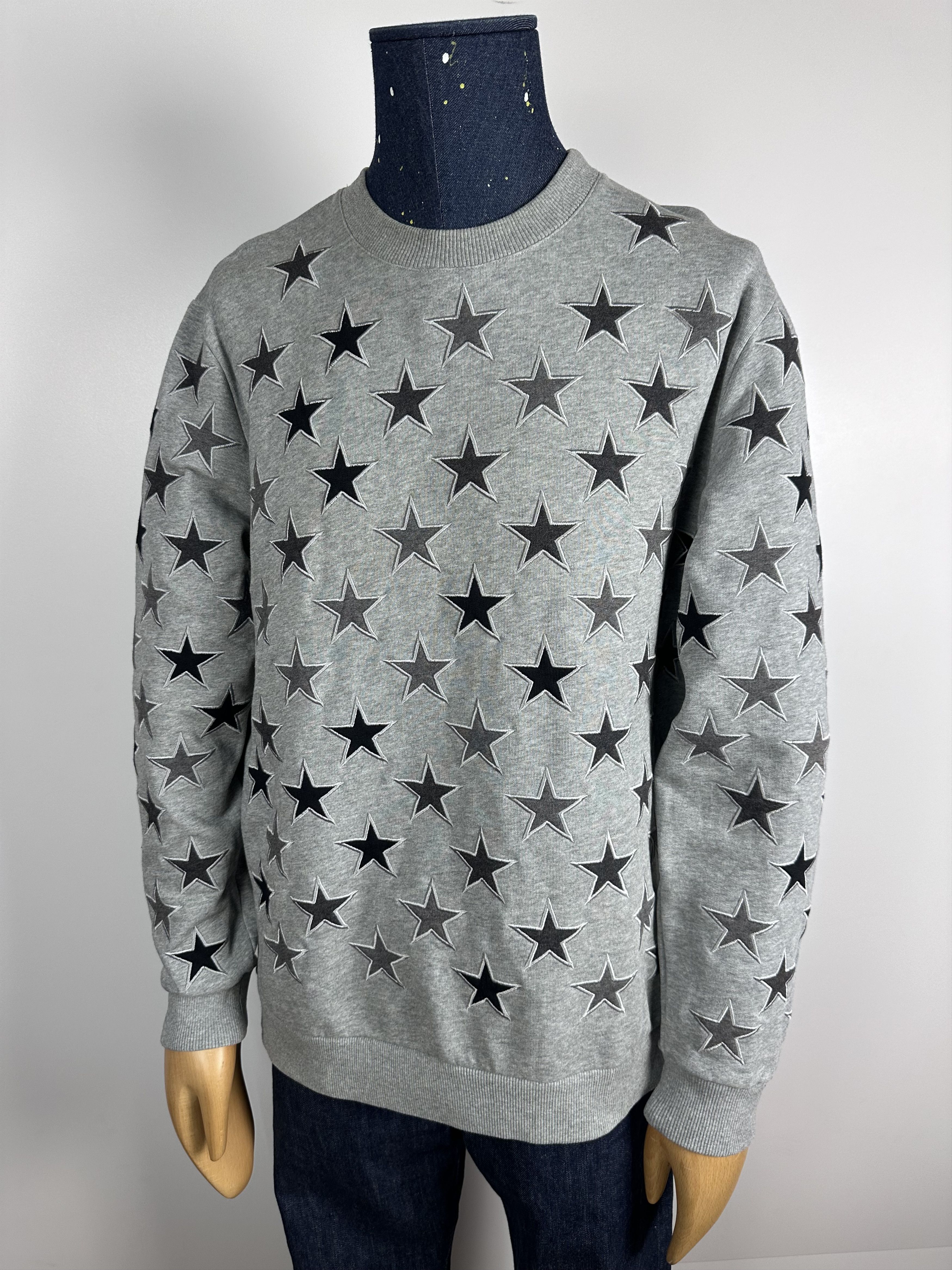 Givenchy × Grailed GIVENCHY Star Embroidered Sweatshirt Gray Mens Size L Size US L / EU 52-54 / 3 - 1 Thumbnail