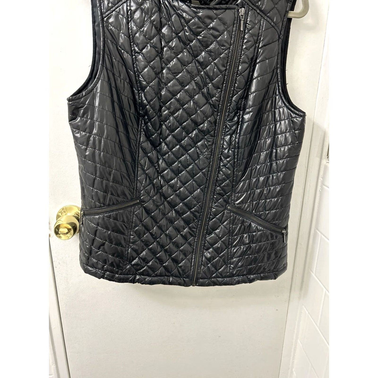 Talbots Talbots Quilted Puffer Vest Womens Large Black Asymmetrical Zip Moto Pockets Vest L Black Quilted Modern Womens US Vintage: No Size L / US 10 / IT 46 - 3 Thumbnail