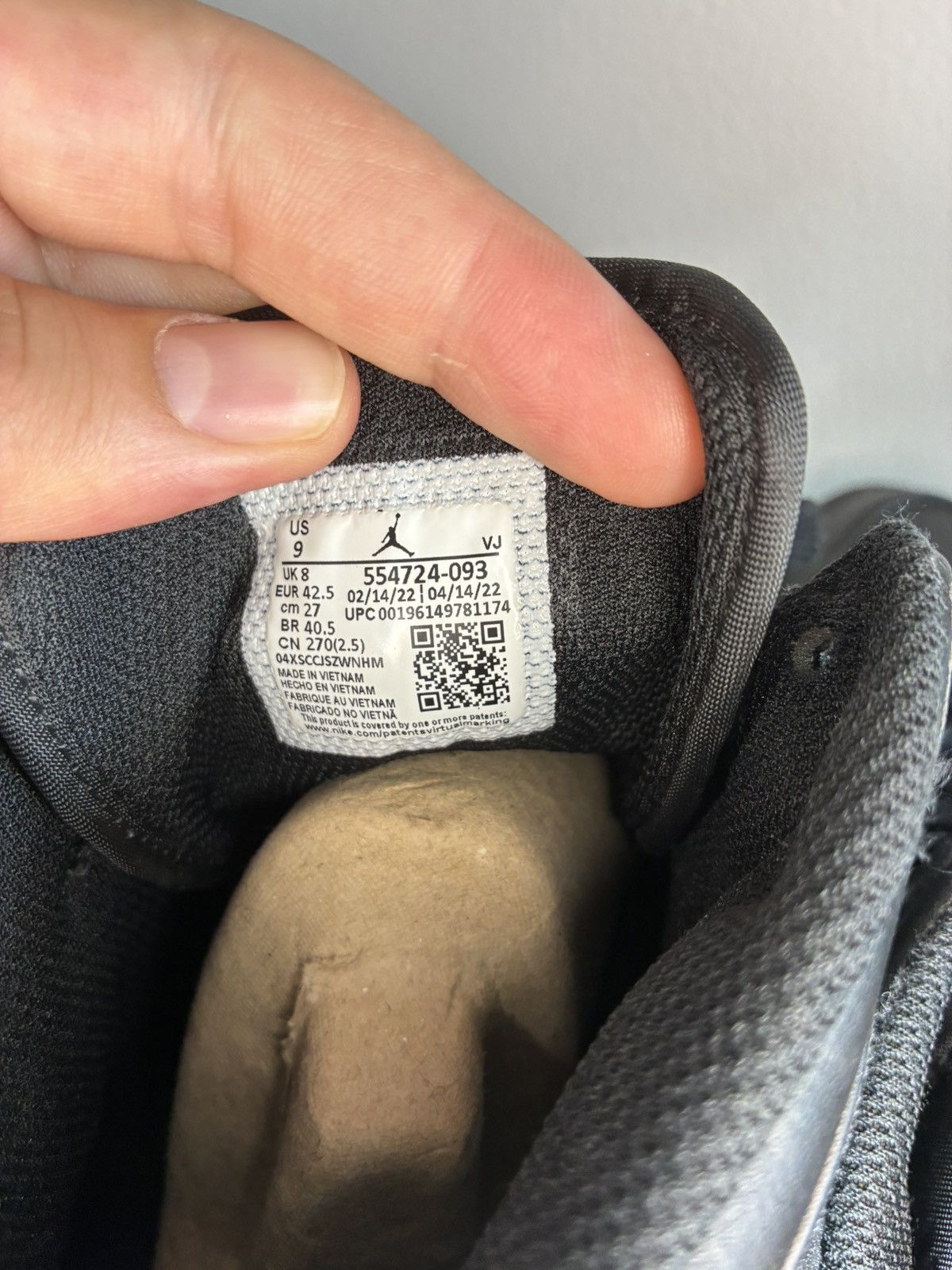 Jordan Brand Air Jordan 1 Mid "Triple Black" Size US 9 / EU 42 - 7 Thumbnail
