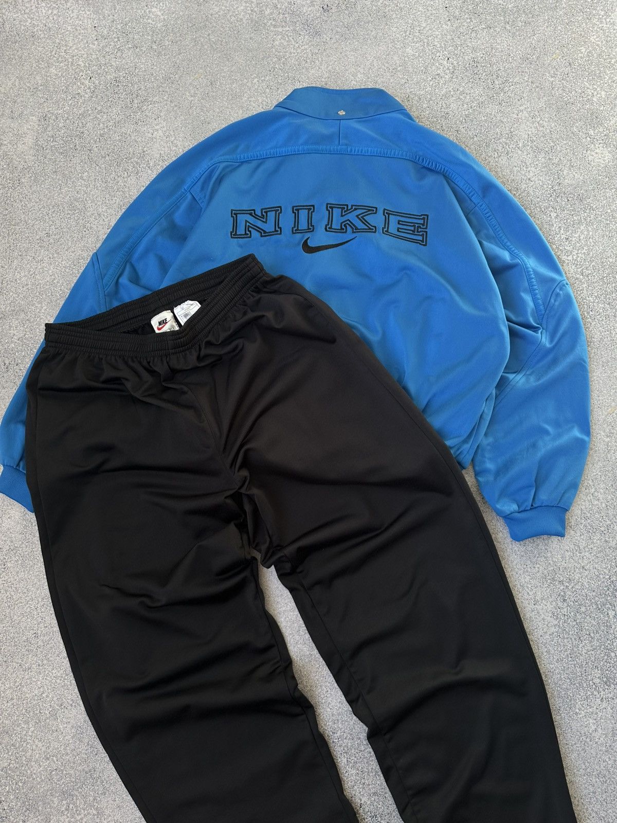 Nike Vintage Nike Blue&Black Tracksuit XS size Youth L (12-14) Size US XS / EU 42 / 0 - 2 Thumbnail