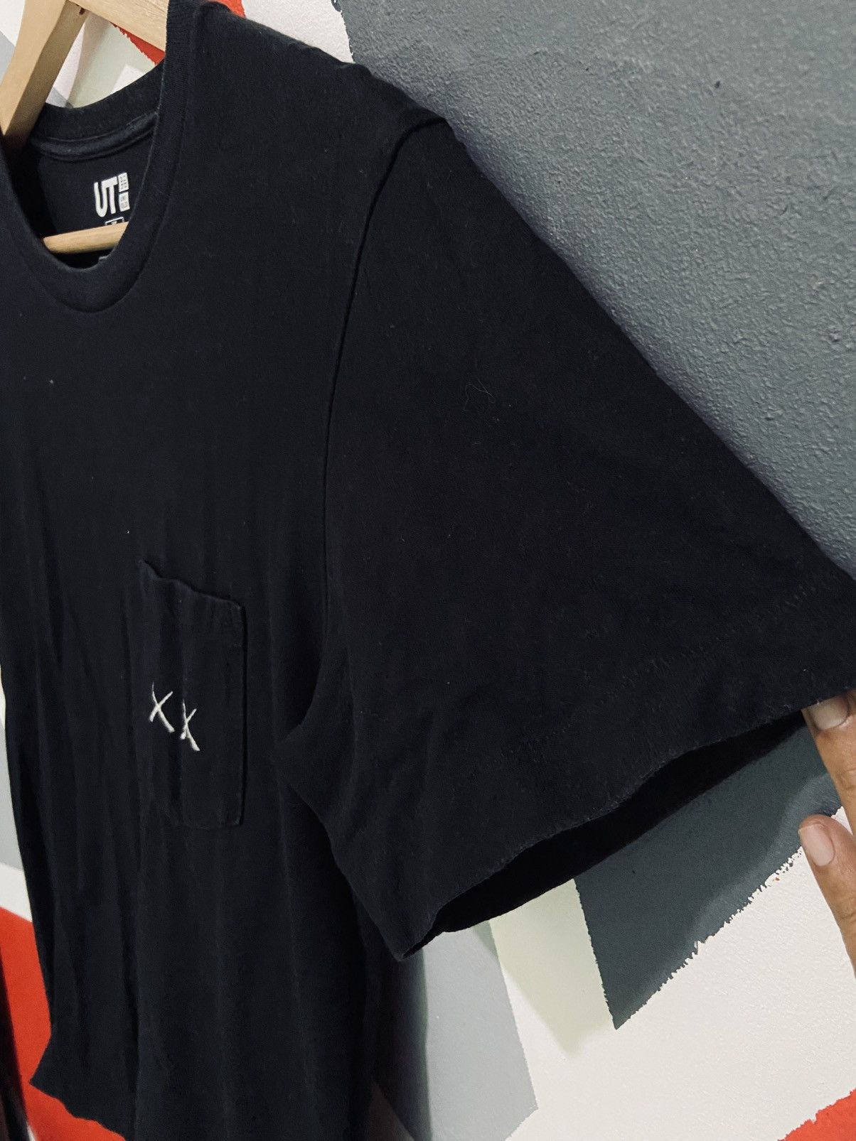 Kaws × Uniqlo KAWS X Sesame Street X Uniqlo Collab Shirt – Size US XS / EU 42 / 0 - 3 Thumbnail