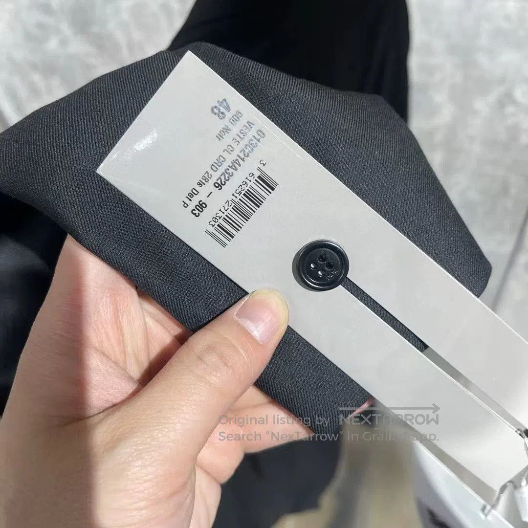 Dior dior men's suit in pristine condition. Size US L / EU 52-54 / 3 - 5 Thumbnail