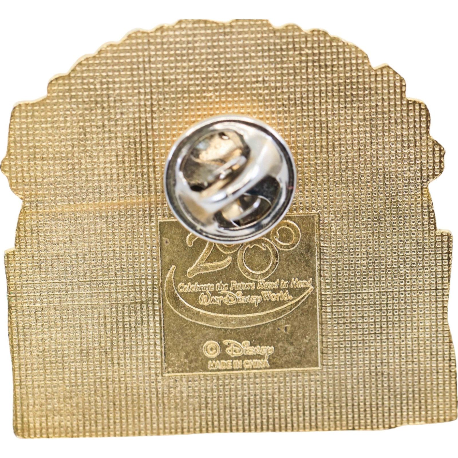 Disney Walt Disney World Animal Kingdom Theme Park 2000 Gold Pin Size ONE SIZE - 10 Thumbnail