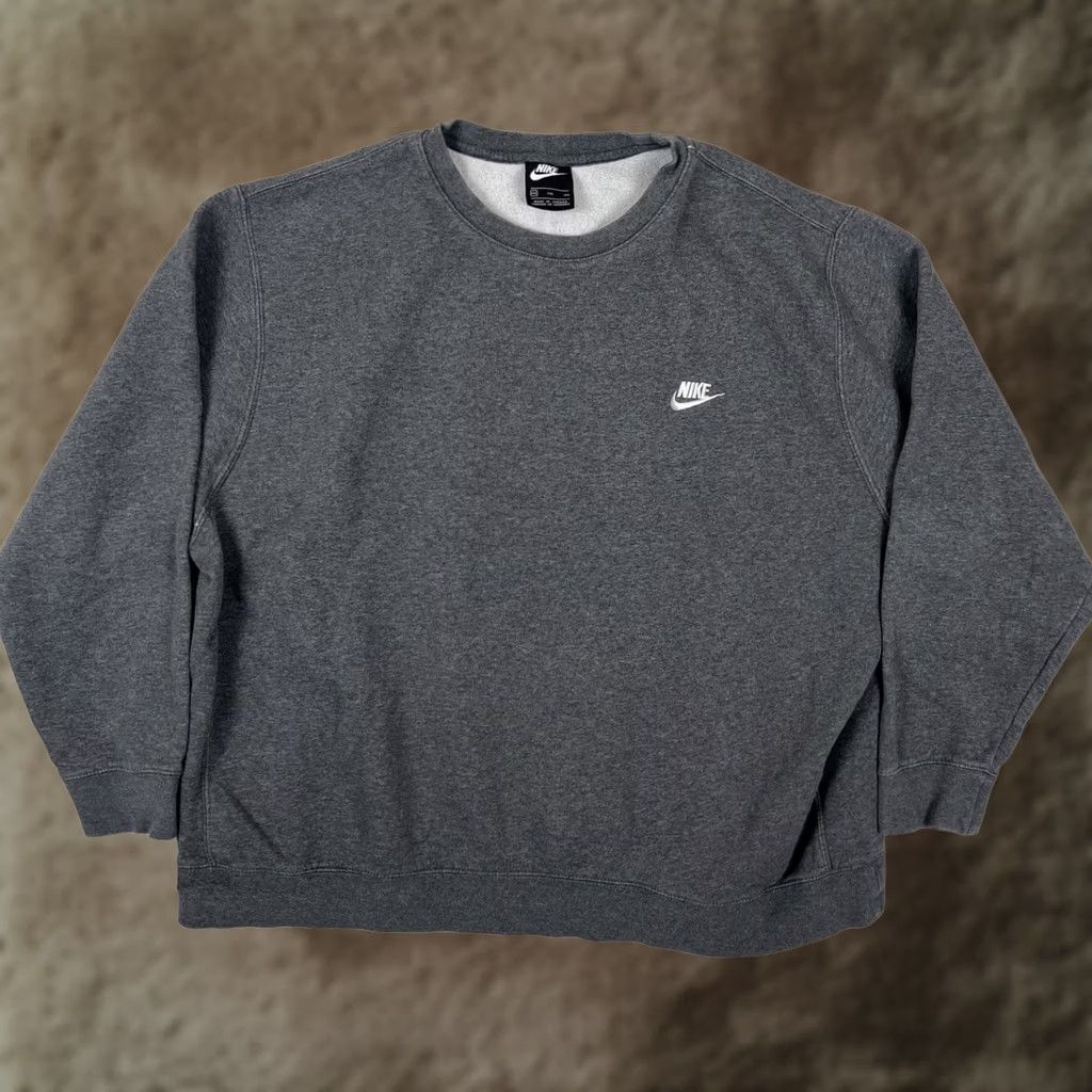 Nike VINTAGE Nike Sweatshirt Crewneck Size 2XL Gray Embroidered Swoosh Y2K Men Size US XXL / EU 58 / 5 - 1 Thumbnail