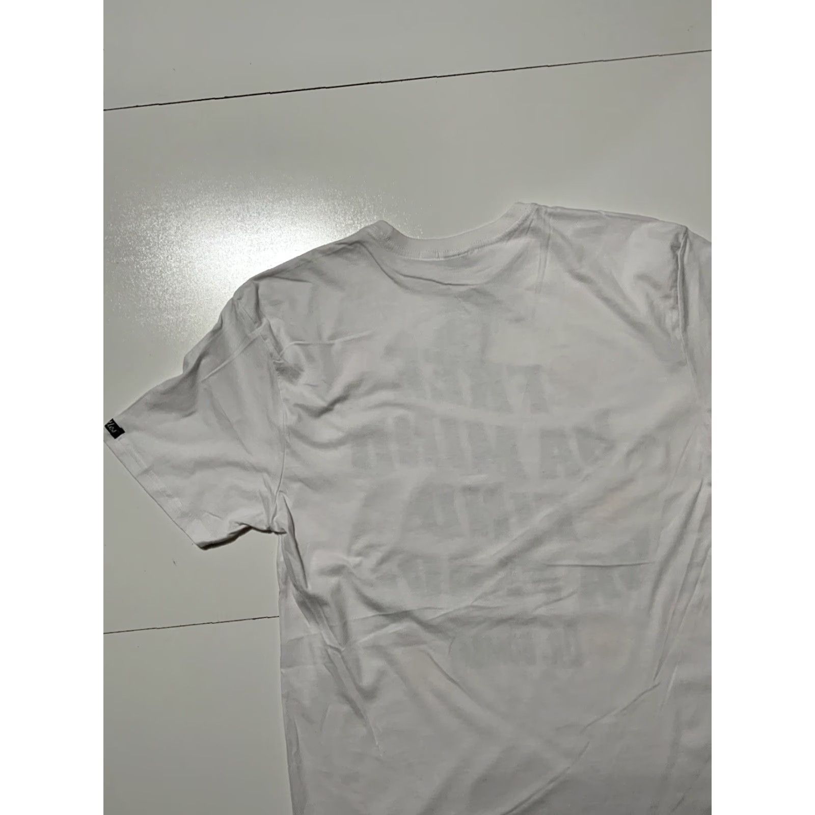 Crooks & Castles NWT Crooks & Castles Dr. Bombay Free Ya Mind Find Ya Flava White T-Shirt L Mens Size White Size US L / EU 52-54 / 3 - 4 Thumbnail