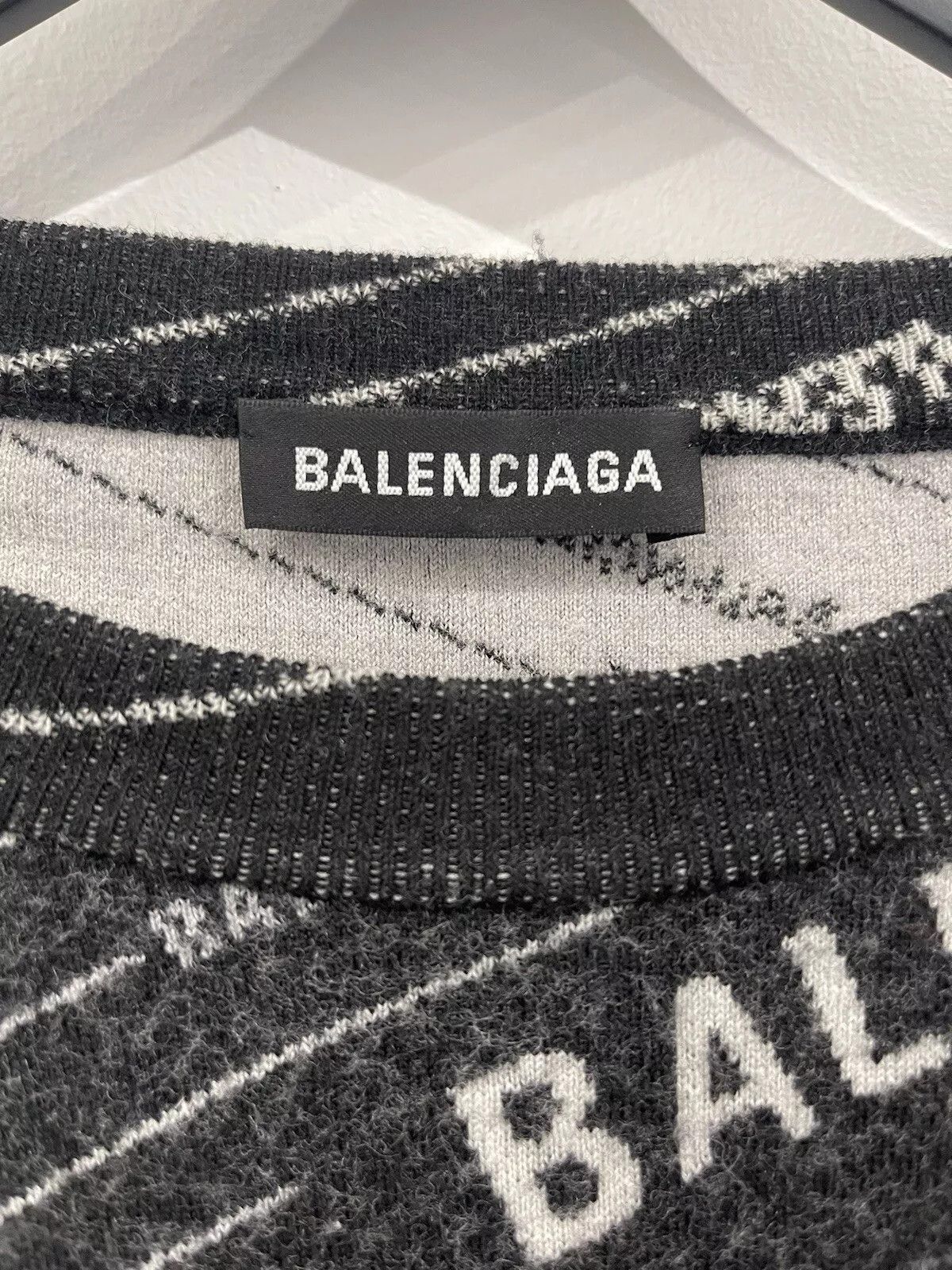 Balenciaga Balenciaga Sweater Jacquard Logo Black White Medium Size US M / EU 48-50 / 2 - 2 Thumbnail