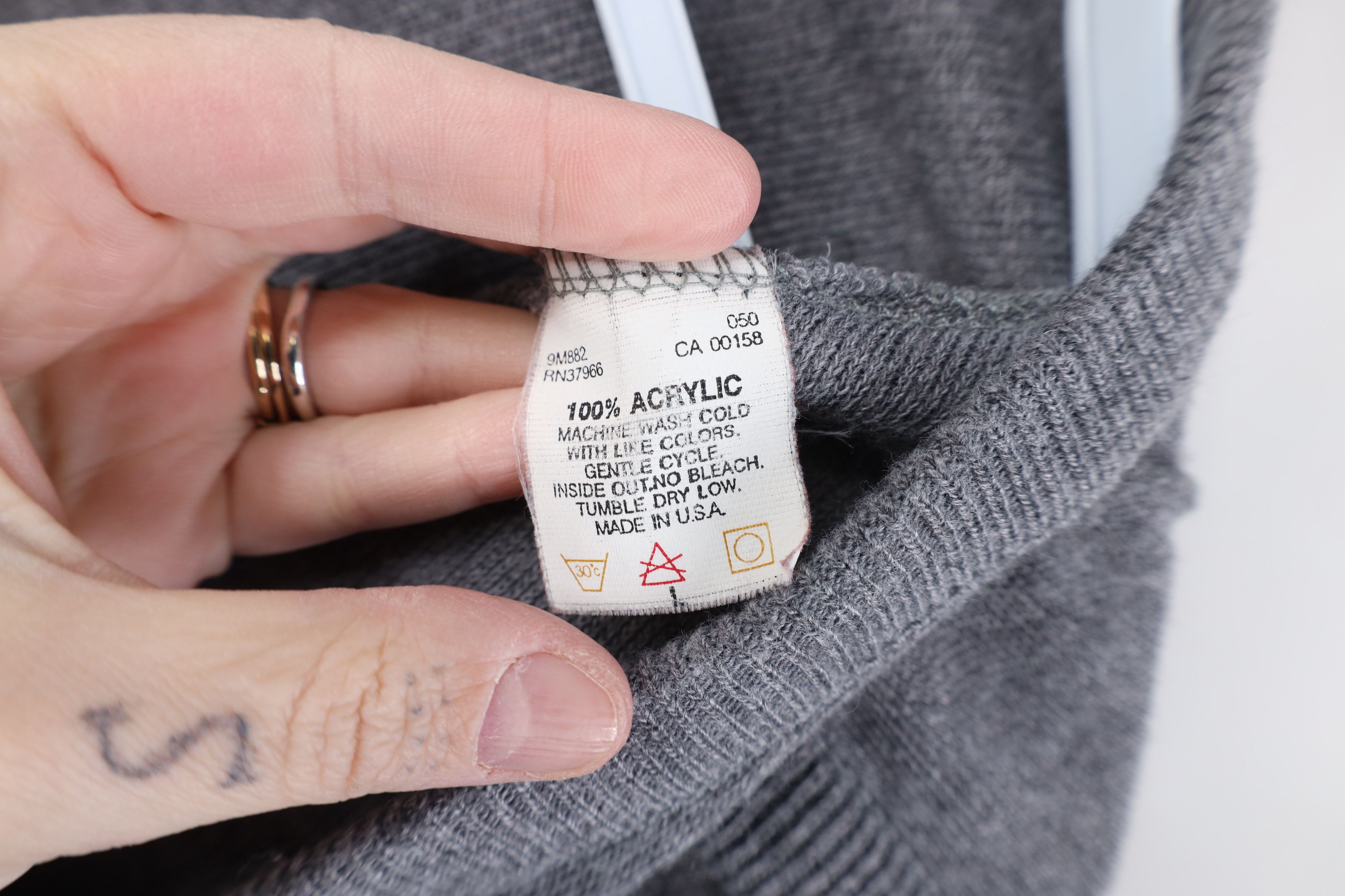 Vintage Vintage 70s Streetwear Blank Knit Sweater Vest Gray USA Size L / US 10 / IT 46 - 6 Thumbnail