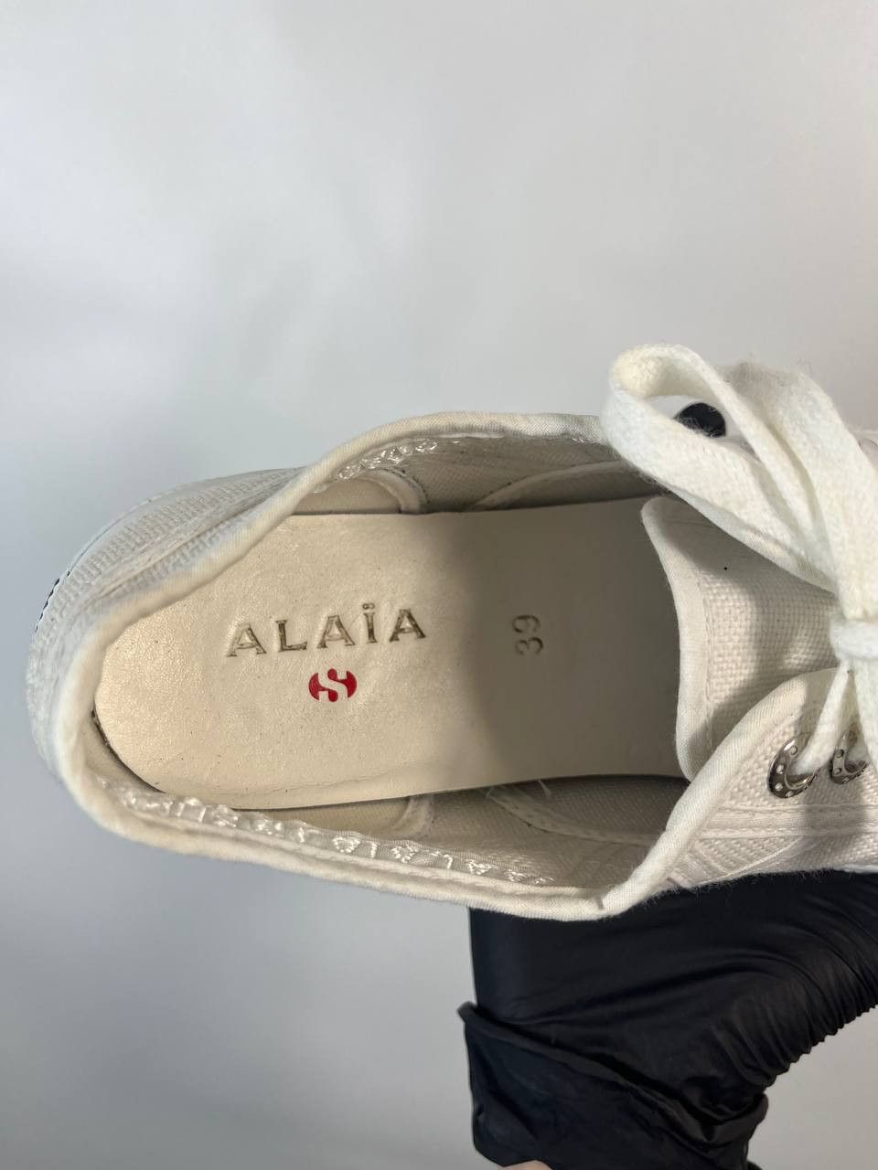 Superga ALAÏA x Superga Canvas Sneakers Low Top Women’s EU 39 US 8 Size US 8 / IT 38 - 8 Thumbnail