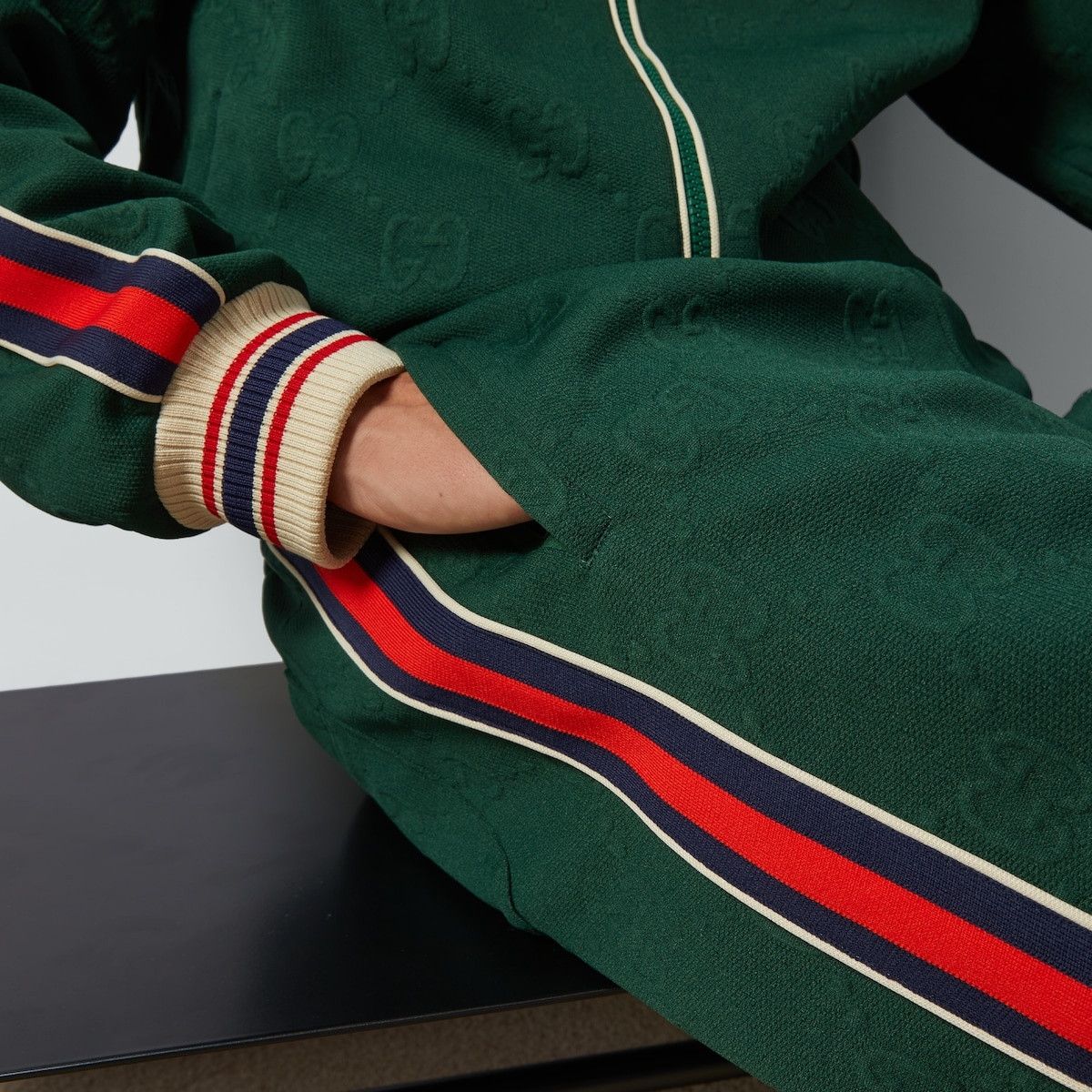 Gucci o1s1wg111025 GG Jacquard Jersey Shorts in Green Size US 34 / EU 50 - 3 Thumbnail