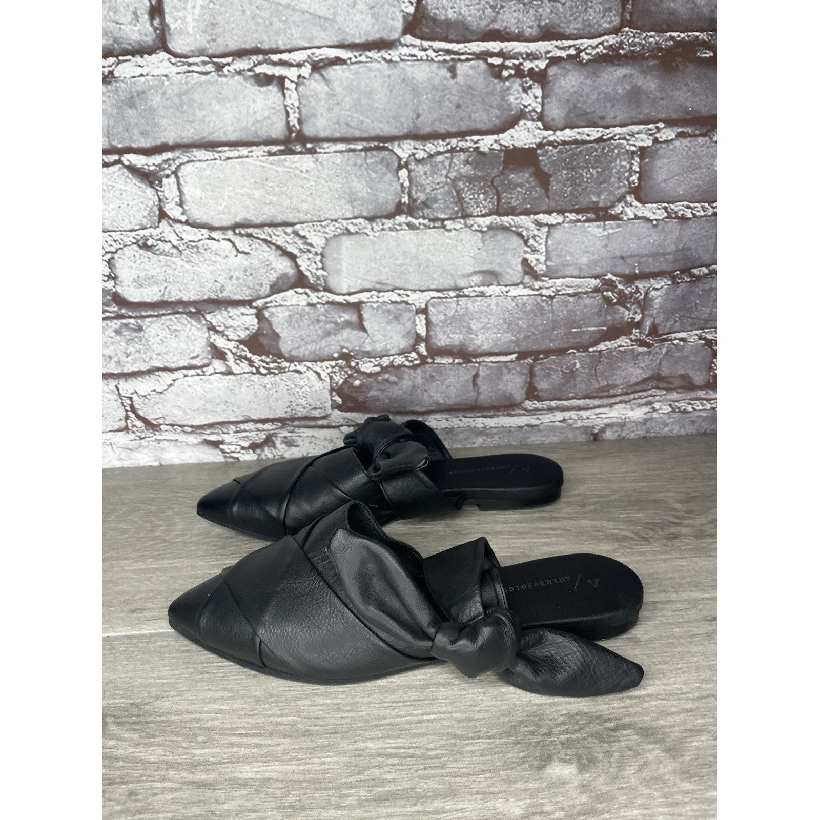 Anthropologie Anthropologie Black Leather Bow Pointed Toe Mules Flats Wome Size US 7.5 / IT 37.5 - 1 Thumbnail