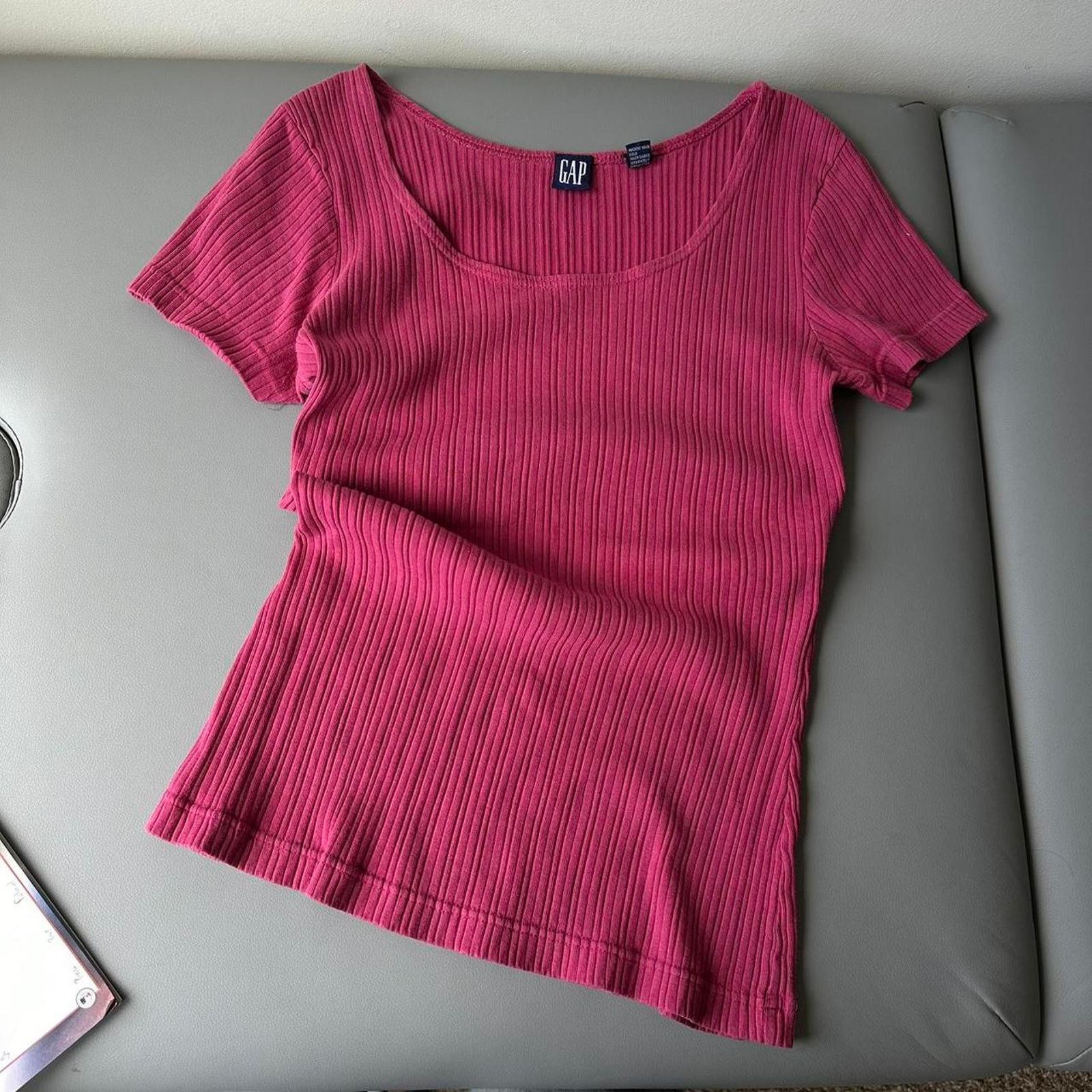 Gap × Vintage Vintage 00s Y2K Gap Pink Ribbed Fitted Scoop Neck Basic Tee Size M / US 6-8 / IT 42-44 - 3 Thumbnail