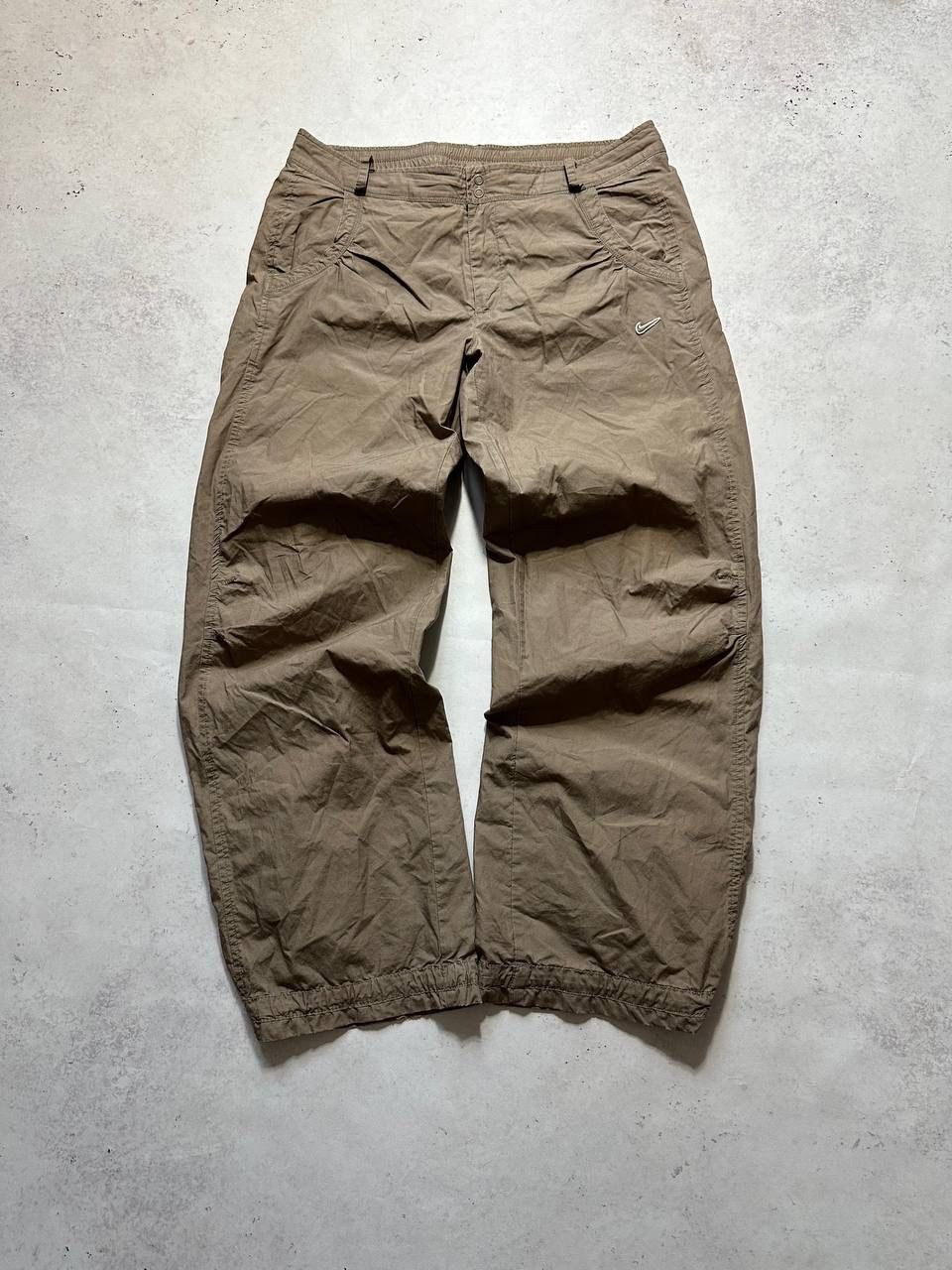Vintage Nike Swoosh Baggy Nylon Trackpants Y2K M