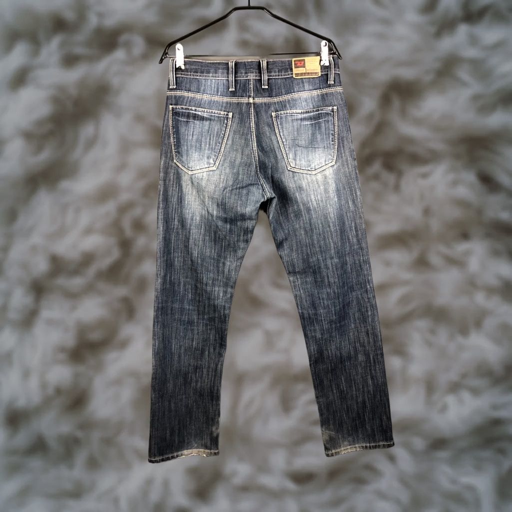 Diesel Diesel Jeans Regular Size 32 Blue Cotton Denim Zip Pockets Logo Patch Mens Jeans Shirt Size US 32 / EU 48 - 1 Thumbnail