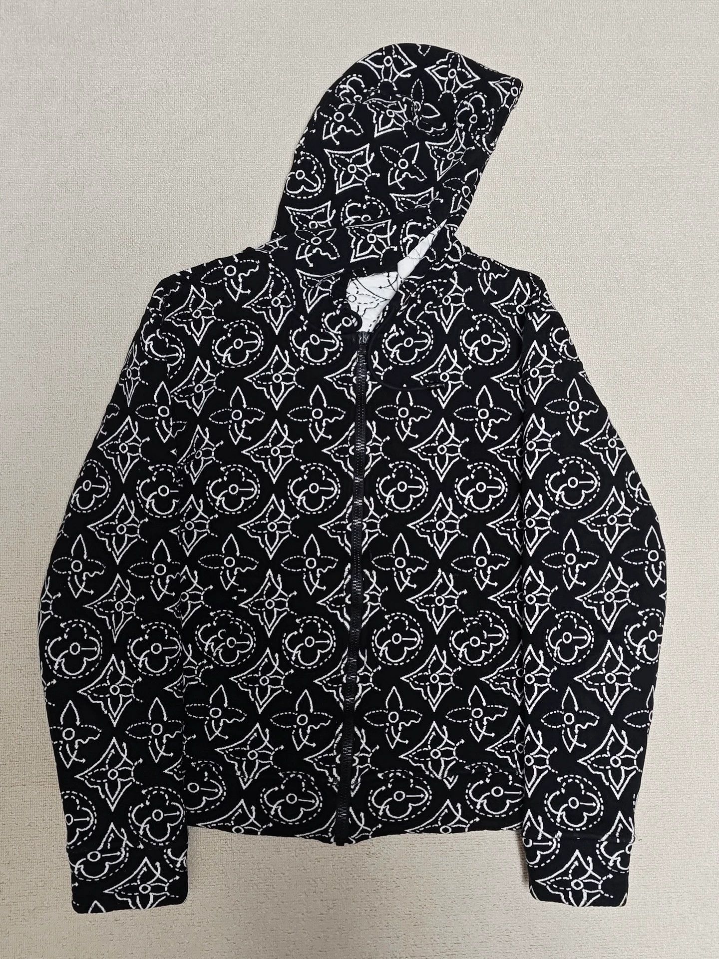 Louis Vuitton LOUIS VUITTON x NBA collaboration FW21 classic hooded jacket Size S / US 4 / IT 40 - 1 Thumbnail