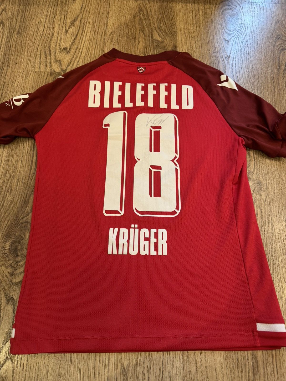 Macron ARMINIA BIELEFED MACRON FOOTBALL JERSEY MEN SOCCER SIZE M Size US M / EU 48-50 / 2 - 12 Thumbnail