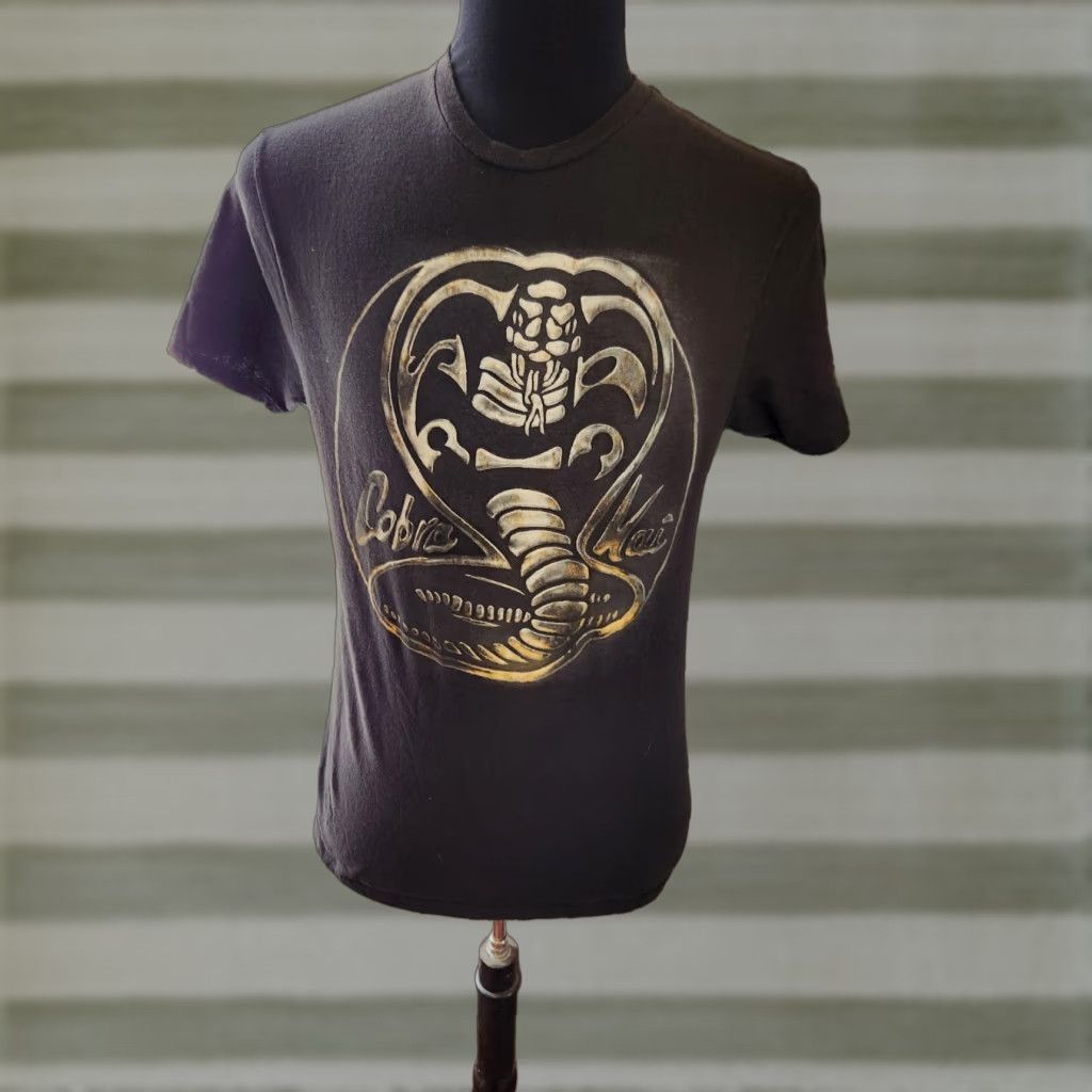 Vintage Cobra Kai T-Shirt Black Gray Logo Graphic Print Cobra Kai Brand Men M Short Sleeve Crew Neck 100% Cotton Knit Vintage No Size US M / EU 48-50 / 2 - 1 Thumbnail