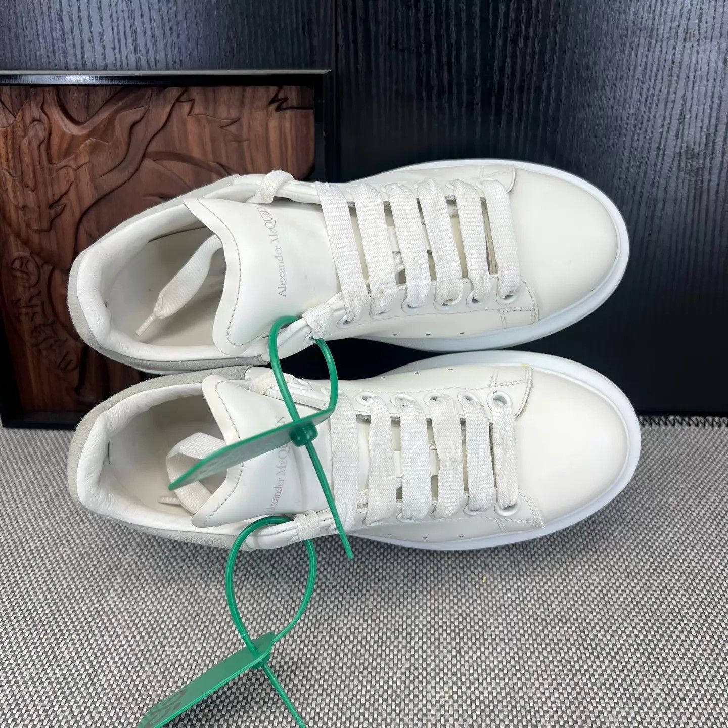 Alexander McQueen Alexander McQueen White/Gray Gray Tail Sneakers EUR 37 Size US 6.5 / IT 36.5 - 5 Thumbnail