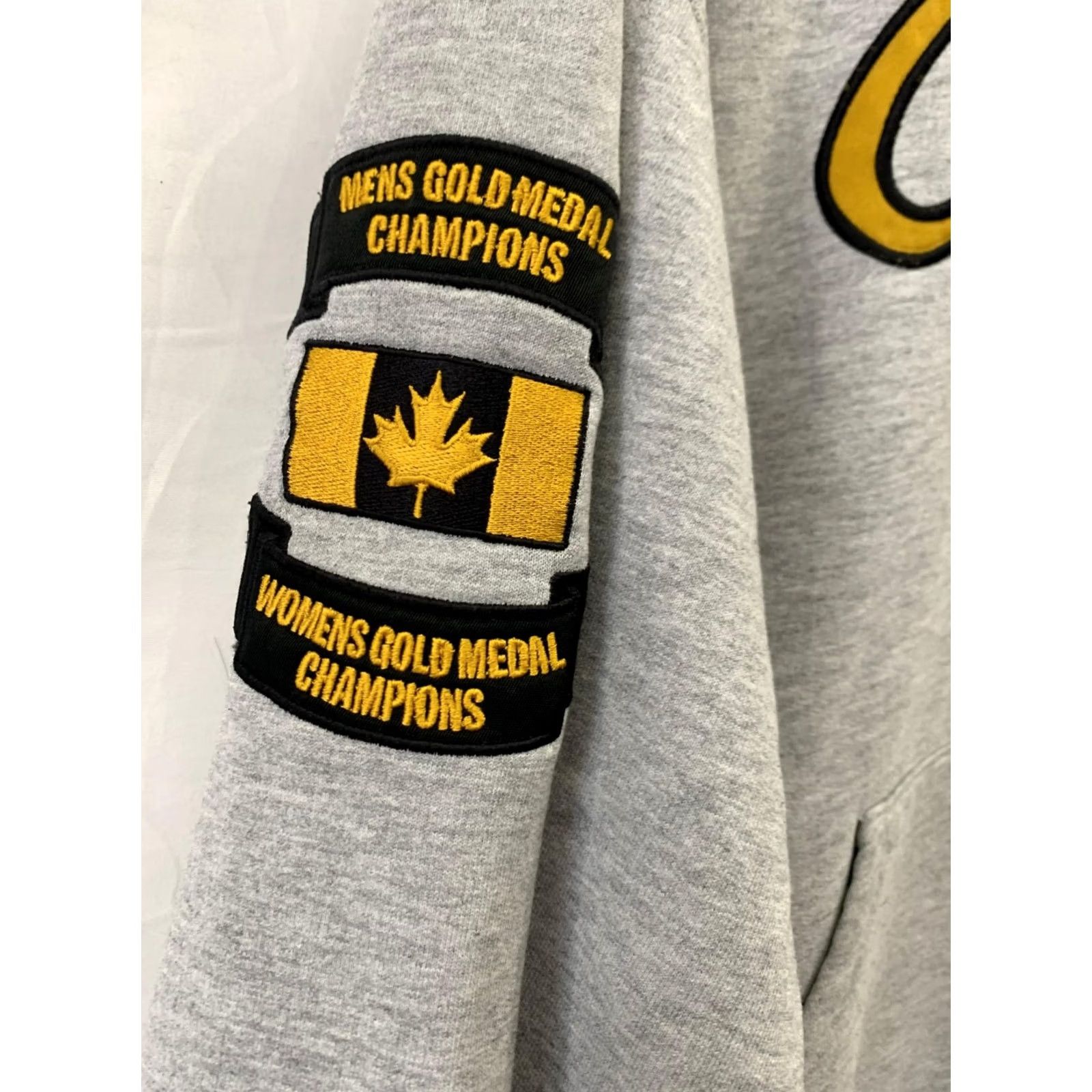 Roots Roots Canada Salt Lake City 2002 Olympics Hoodie XL Grey Men's Pullover Vintage ] Size US XL / EU 56 / 4 - 6 Thumbnail