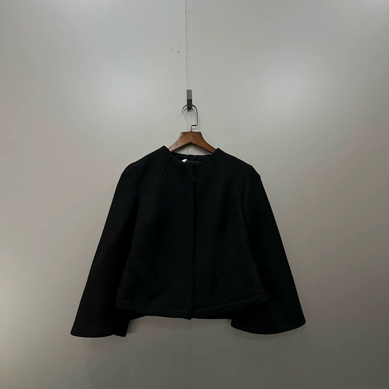Giorgio Armani Giorgio Armani Black Cape Jacket Size 42 Size US XS / EU 42 / 0 - 1 Thumbnail