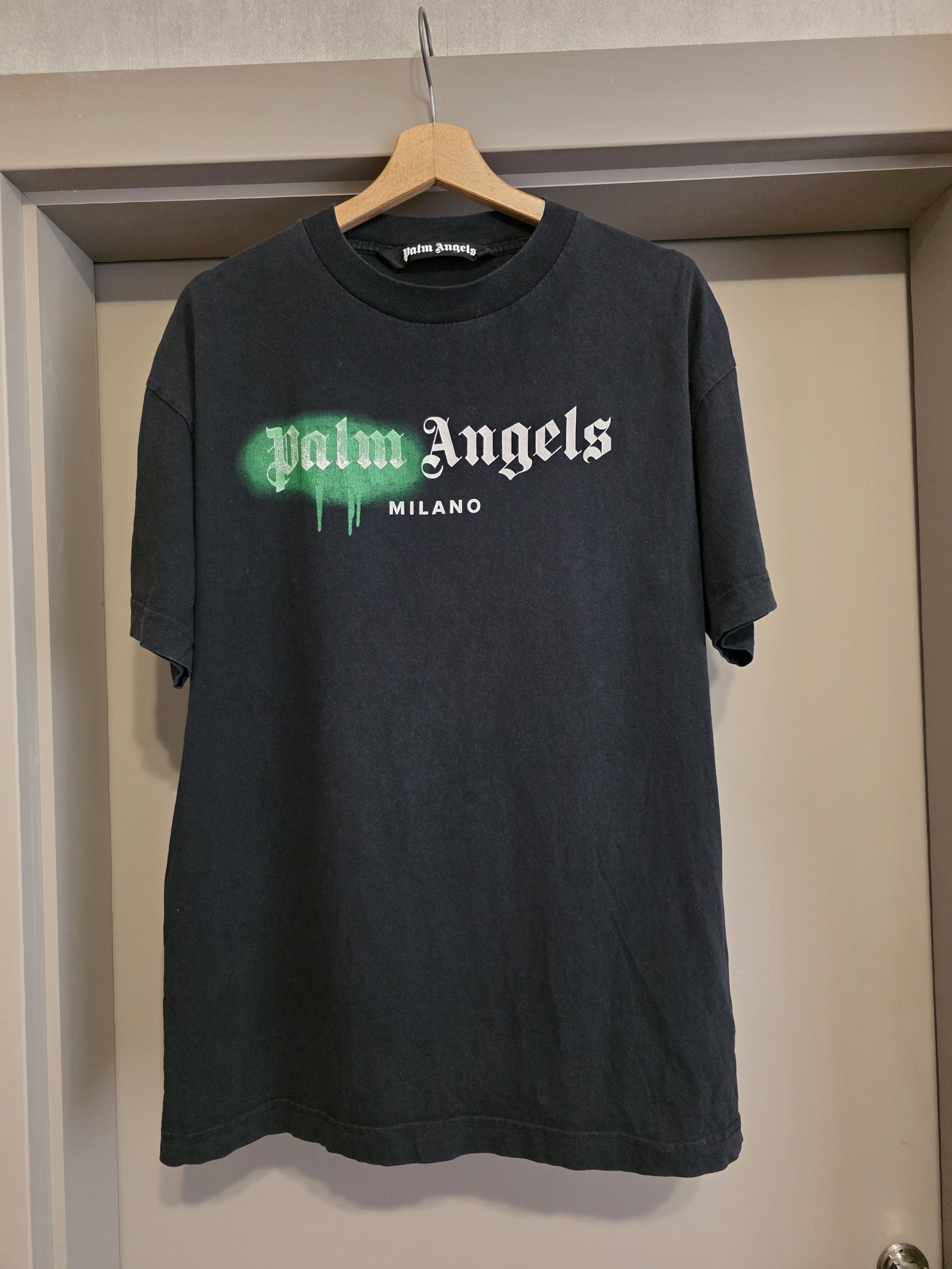Palm Angels Palm Angels Milano sprayed-logo T-shirt size L Size US L / EU 52-54 / 3 - 1 Thumbnail