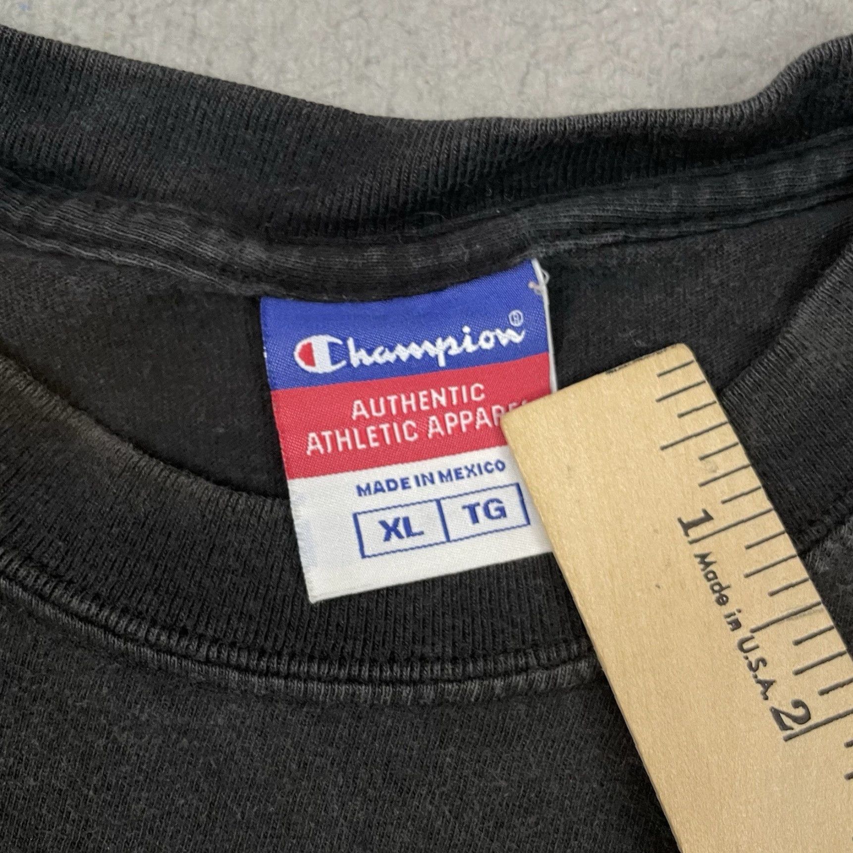Champion VINTAGE Champion Shirt Womens XL Black Embroidered Distressed Tee Cropped Short Sleeve Round Neck Pullover Casual Ladies/Women Size XL / US 12-14 / IT 48-50 - 5 Thumbnail