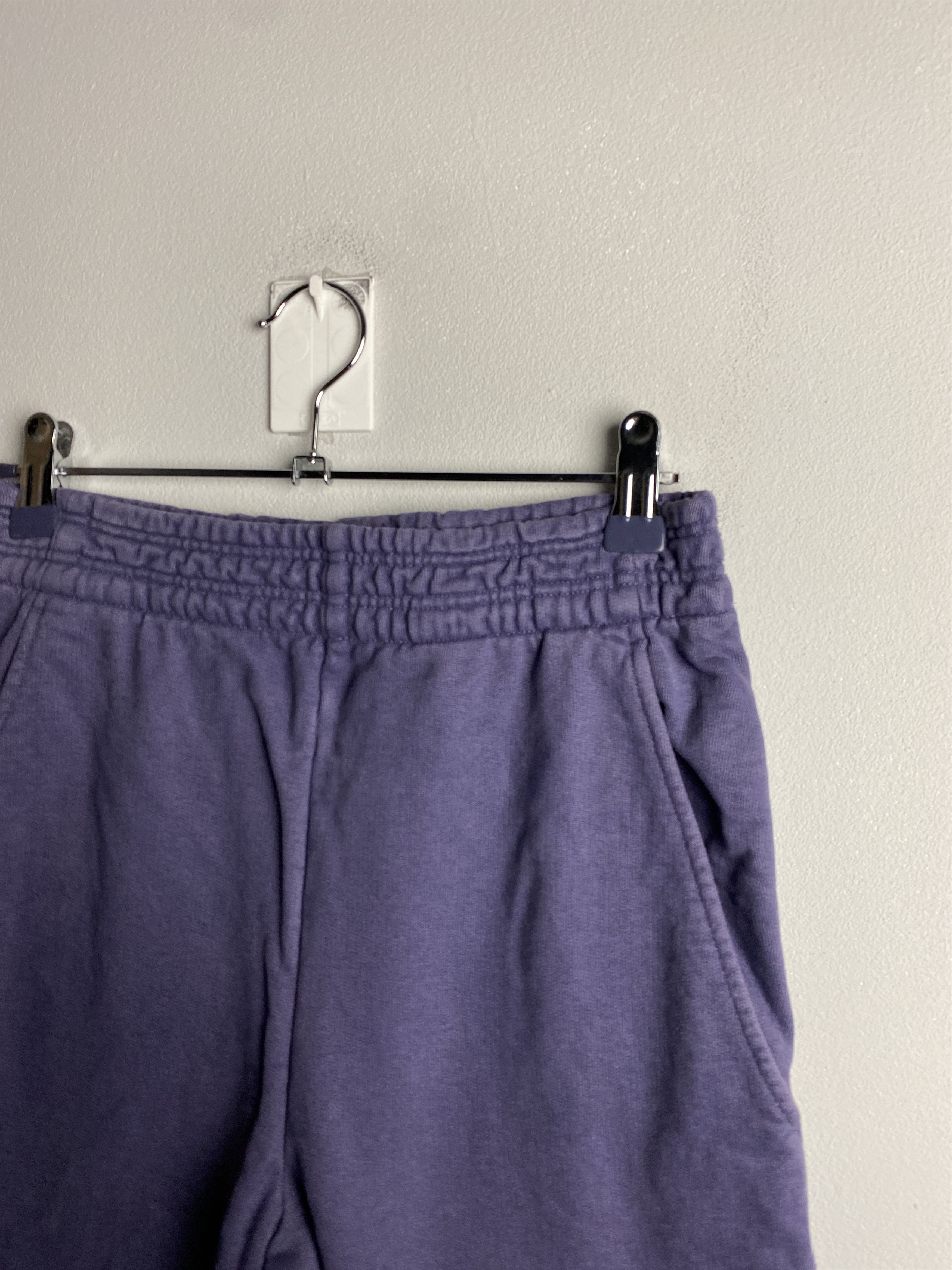 Acne Studios Acne Studios purple sweatpants small back logo Size 24" / US 00 / IT 34 - 3 Thumbnail