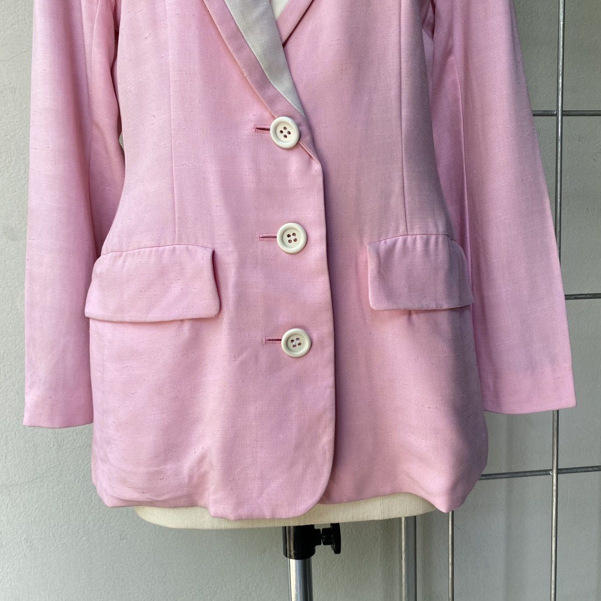Yves Saint Laurent YVES Saint Laurent Sweet Pink Silk Blazer with White Collar Size M / US 6-8 / IT 42-44 - 17 Thumbnail