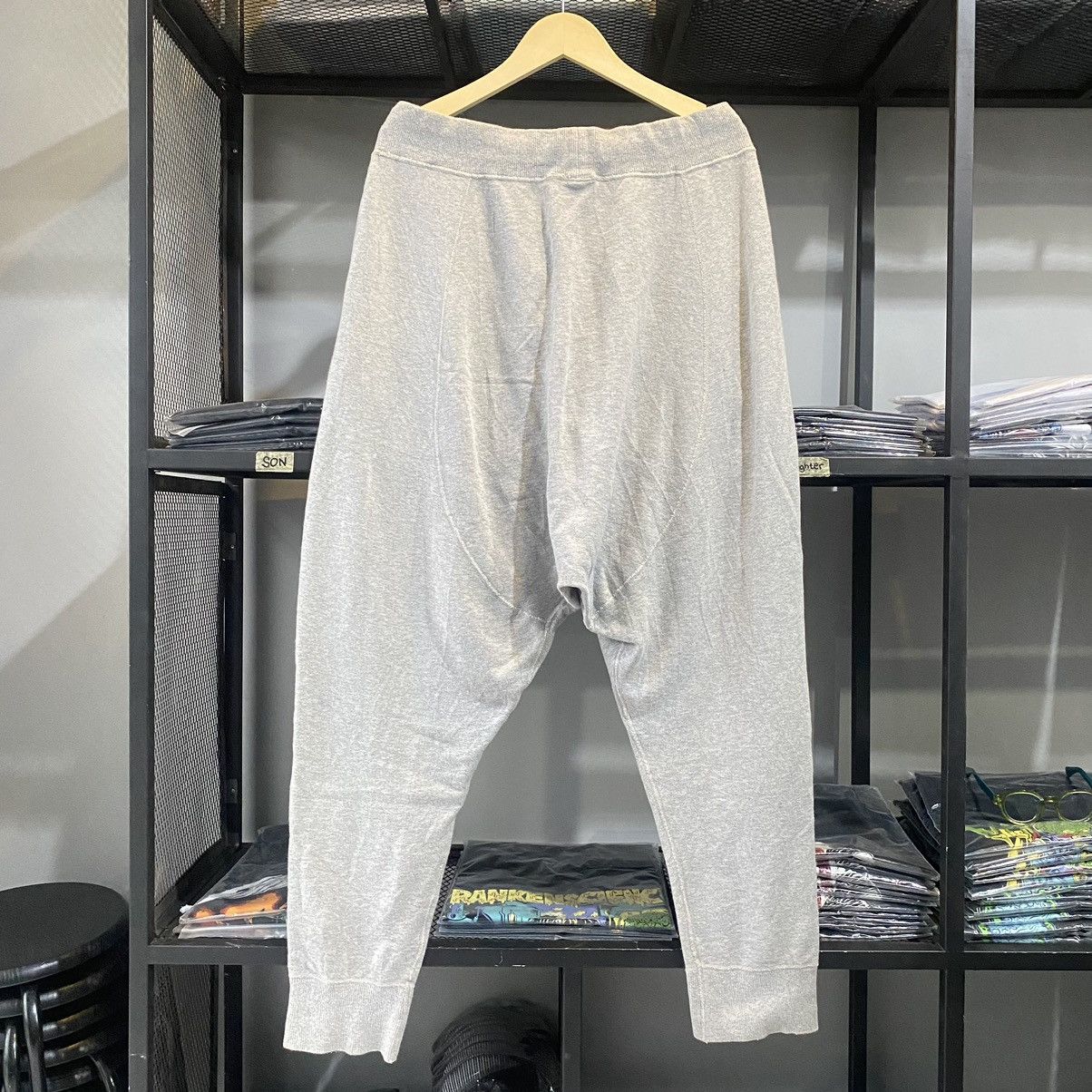 Designer × Vivienne Westwood Japan Market Vivienne Westwood Homewear Grey Logo Sweatpants Size US 36 / EU 52 - 13 Thumbnail