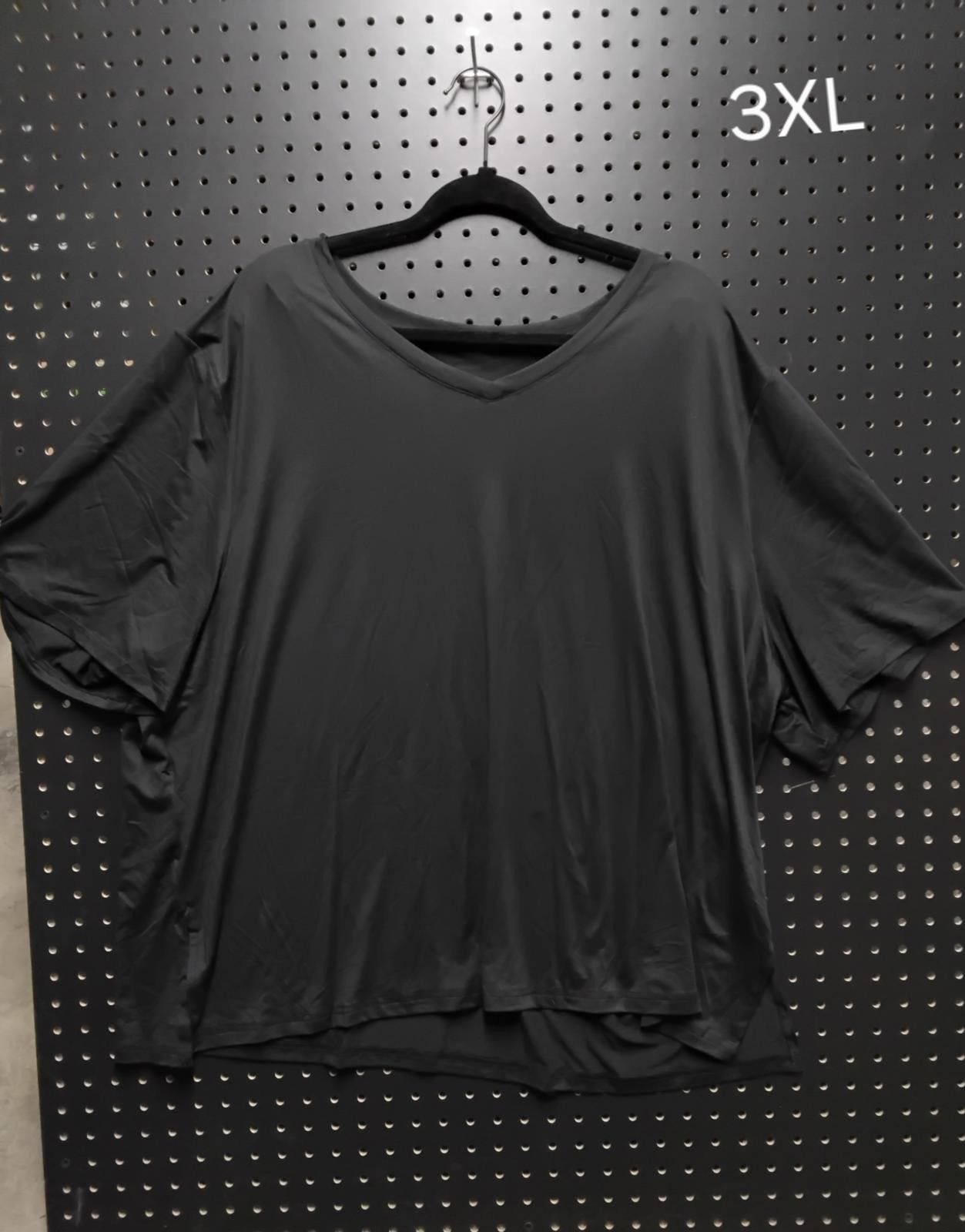 The Unbranded Brand Chic Plus Size Black V-Neck Tee - Grab It Before It's Gone! Size 3XL / US 20-22 - 1 Preview