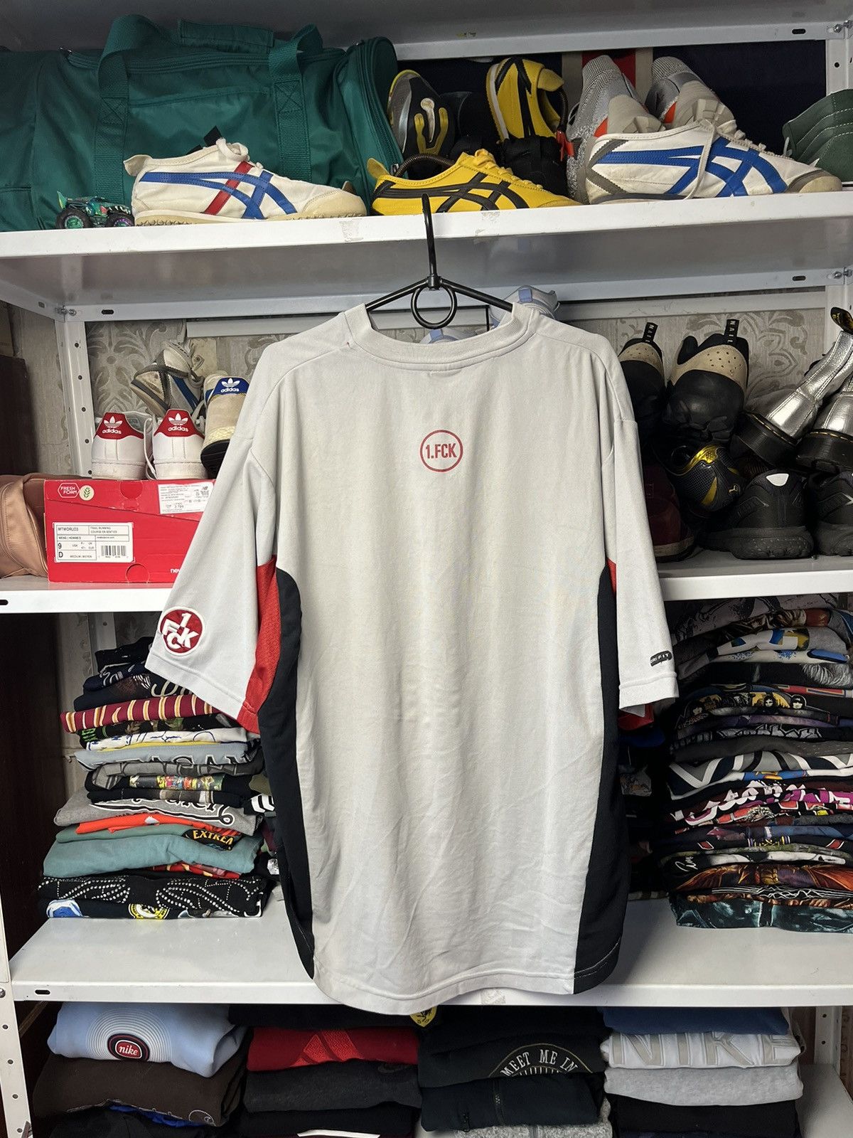 Nike Mens Vintage Nike T-Shirt centre swoosh Rare Size US XL / EU 56 / 4 - 20 Thumbnail