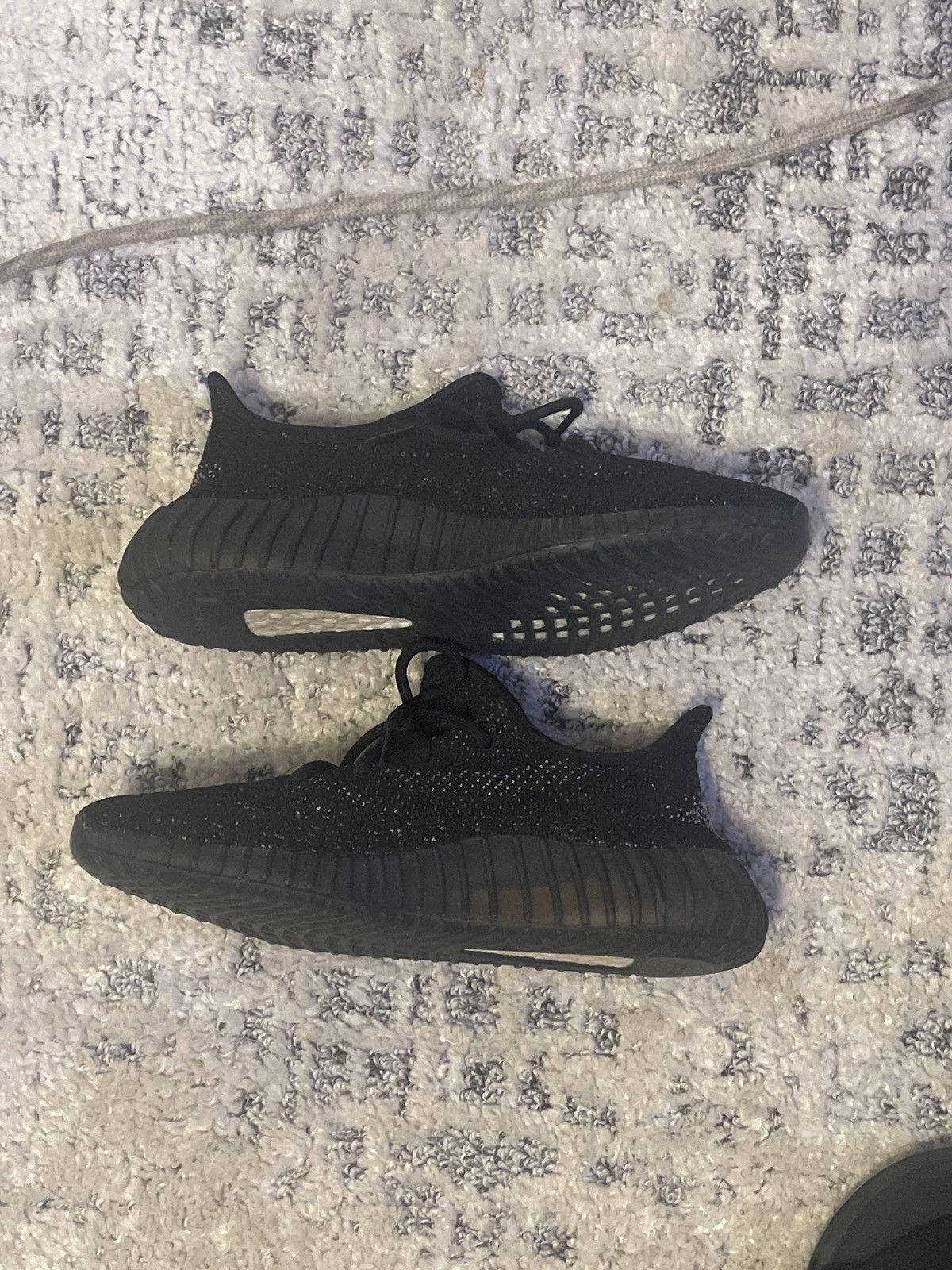 Yeezy Yeezy 350 V2 Core Black Whit Size US 10 / EU 43 - 3 Thumbnail