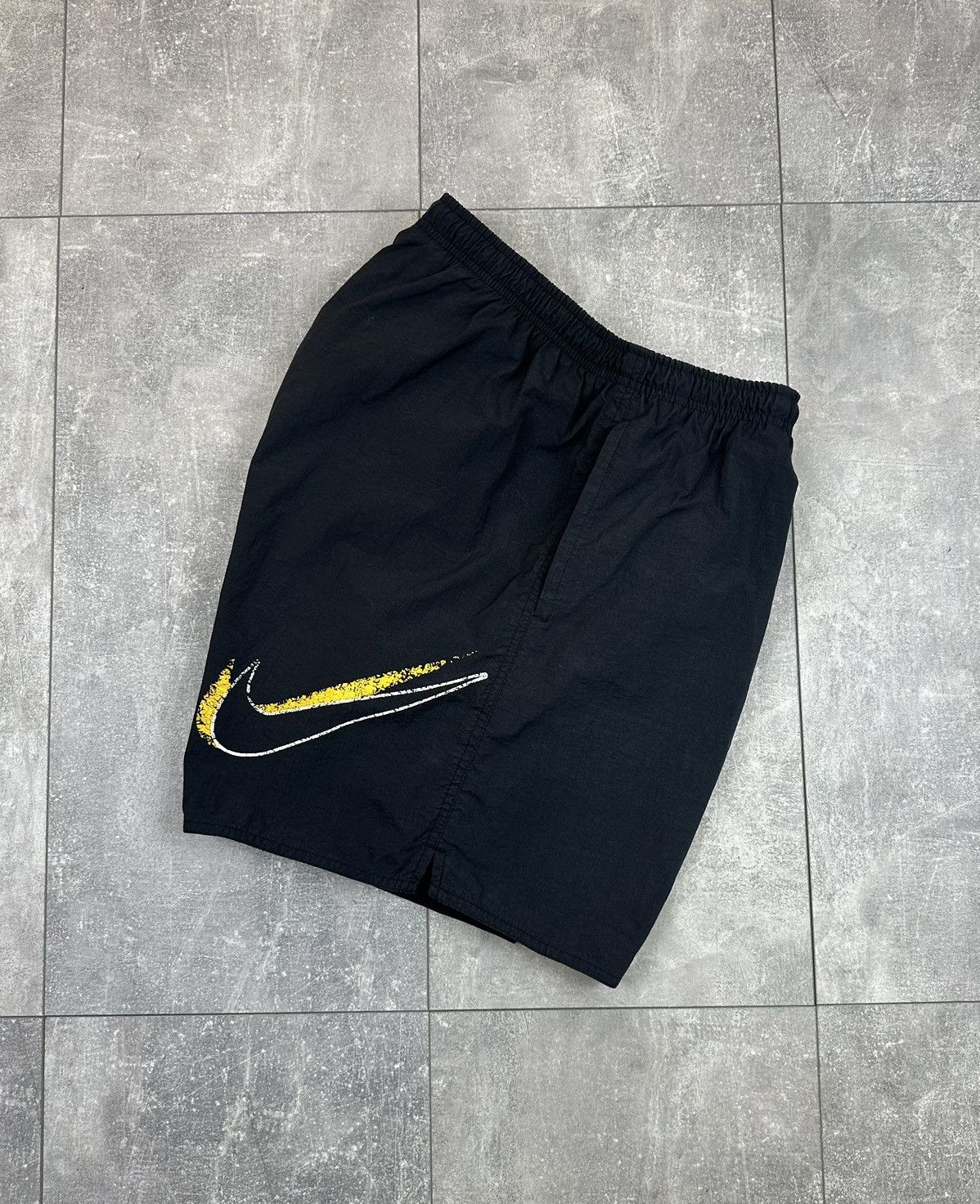 Nike Nike Vintage Rare Shorts Big Swoosh Logo Size xl Size US 38 / EU 54 - 1 Thumbnail