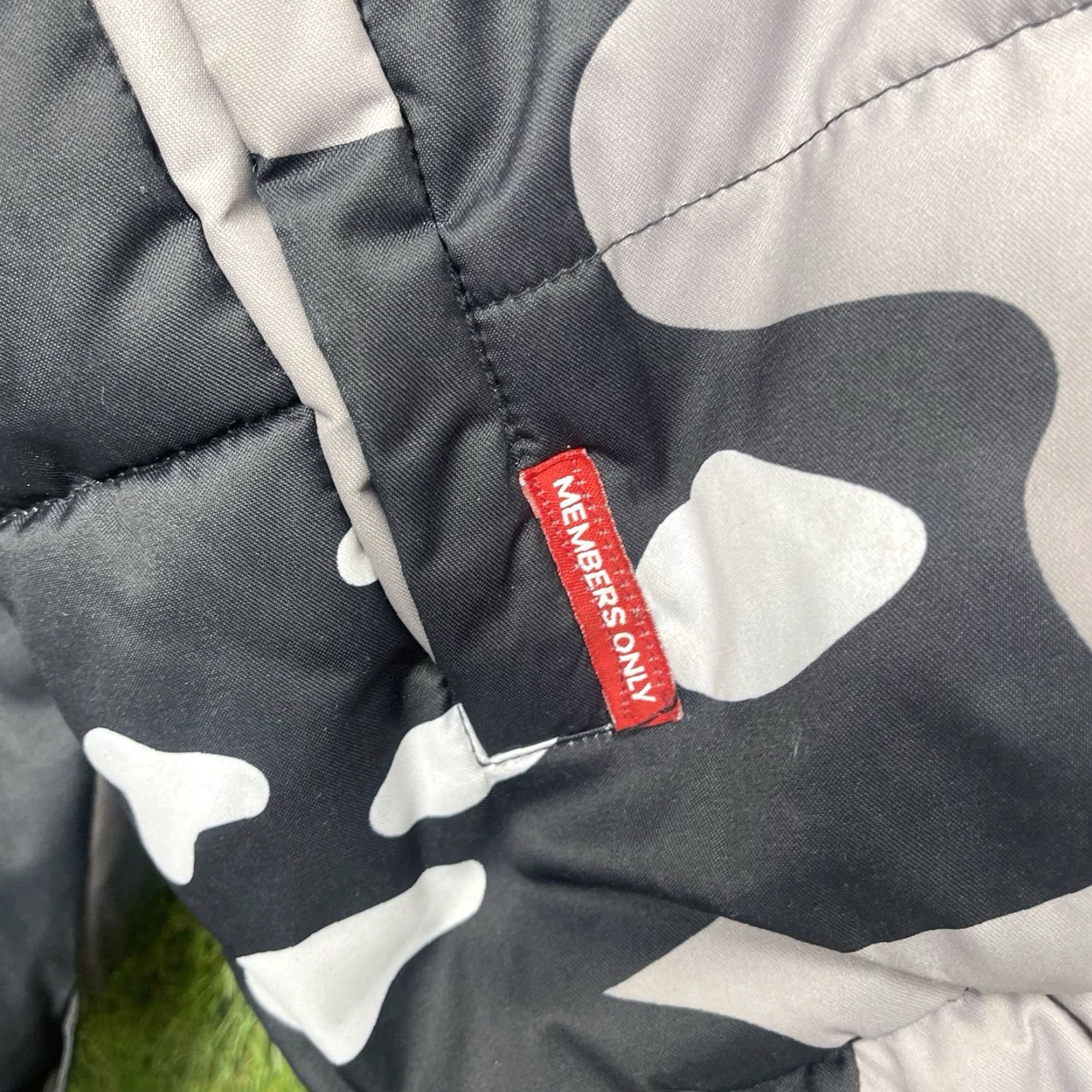 Members Only Keith Haring X Members Only Puffer Jacket Mens Small Camo Heart Collaboration - Mens Puffer Jacket - Jacket - Black - Camouflage - 90s Theme Size US S / EU 44-46 / 1 - 4 Thumbnail