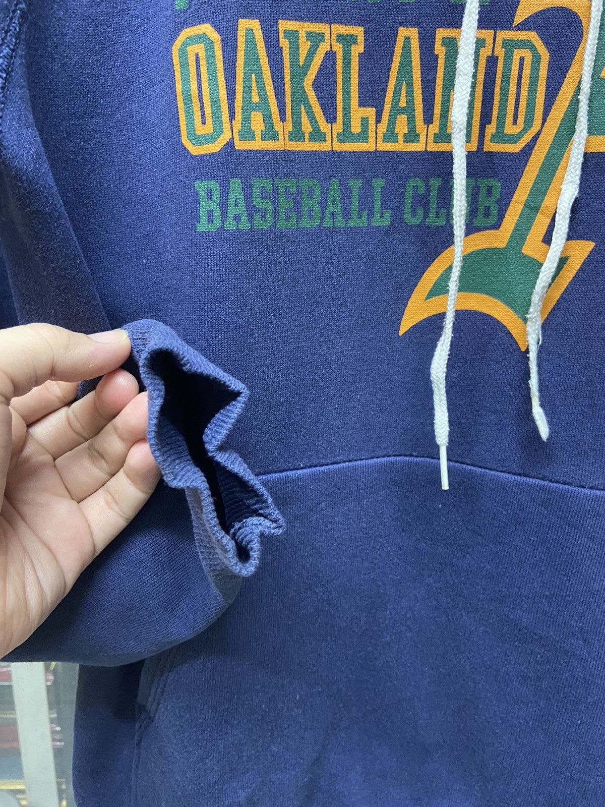 MLB Vintage Oakland Baseball Club Hoodie Size US M / EU 48-50 / 2 - 8 Thumbnail
