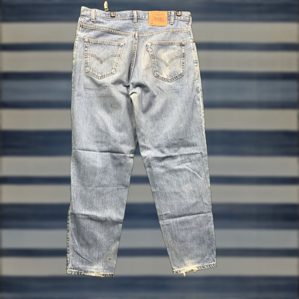 Levi's VINTAGE Levi's 560 Jeans Mens 36x32 Light Wash 90s Work Tapered Size US 36 / EU 52 - 1 Thumbnail