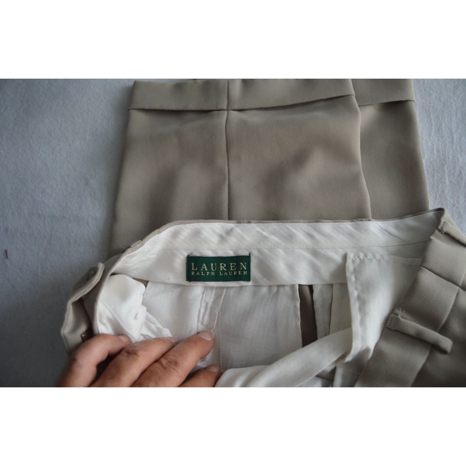 Ralph Lauren Lauren Ralph Lauren Dress Pants Beig e Khaki Pleated Cuffed 36/29 Poly Blend Dress Pants Mens Regular Size US 36 / EU 52 - 4 Thumbnail