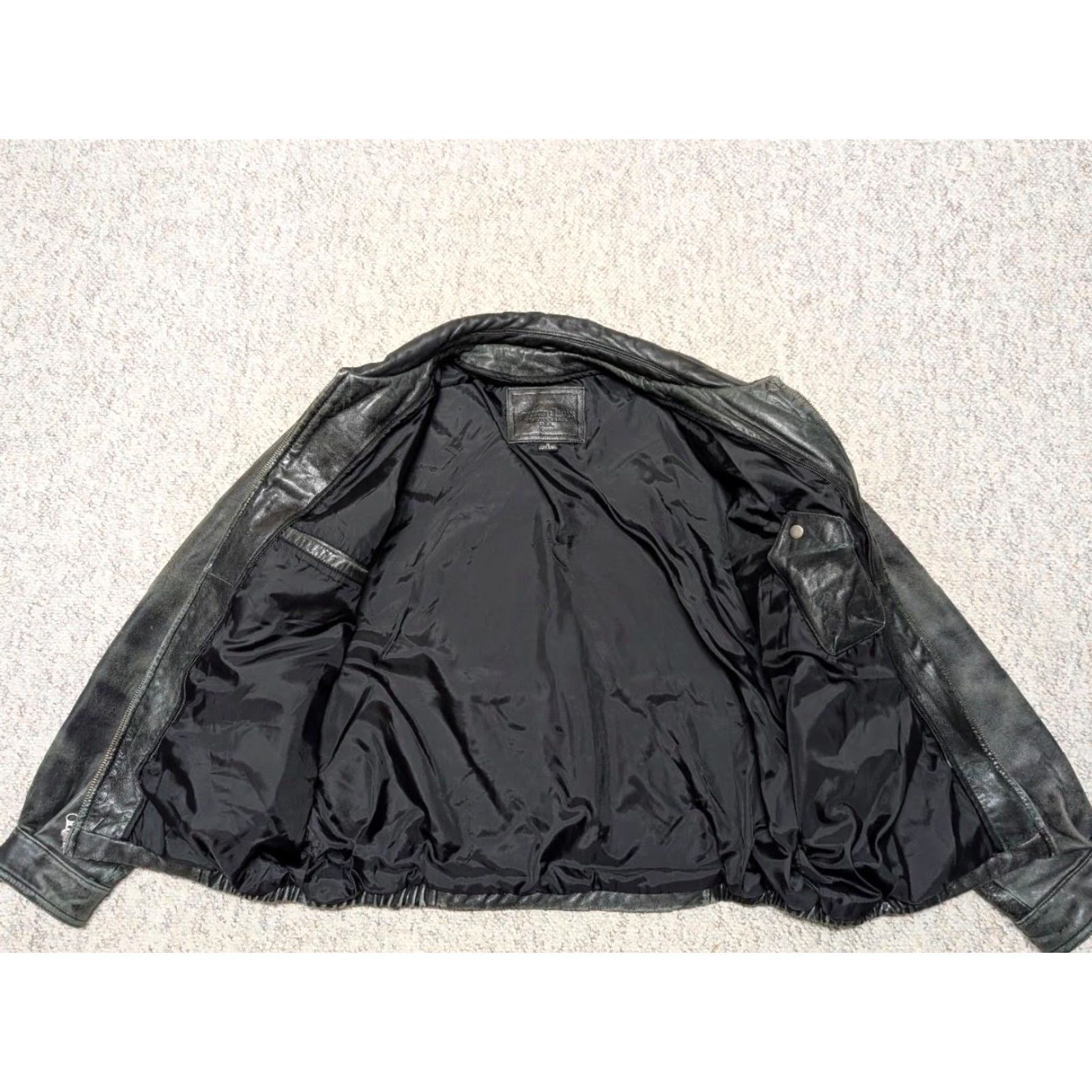 Vintage VINTAGE American Classics Bomber Jacket Mens XL Leather Patina 1990s Distressed 46-48 Chest 26 29.5 22 26 Size US L / EU 52-54 / 3 - 5 Thumbnail