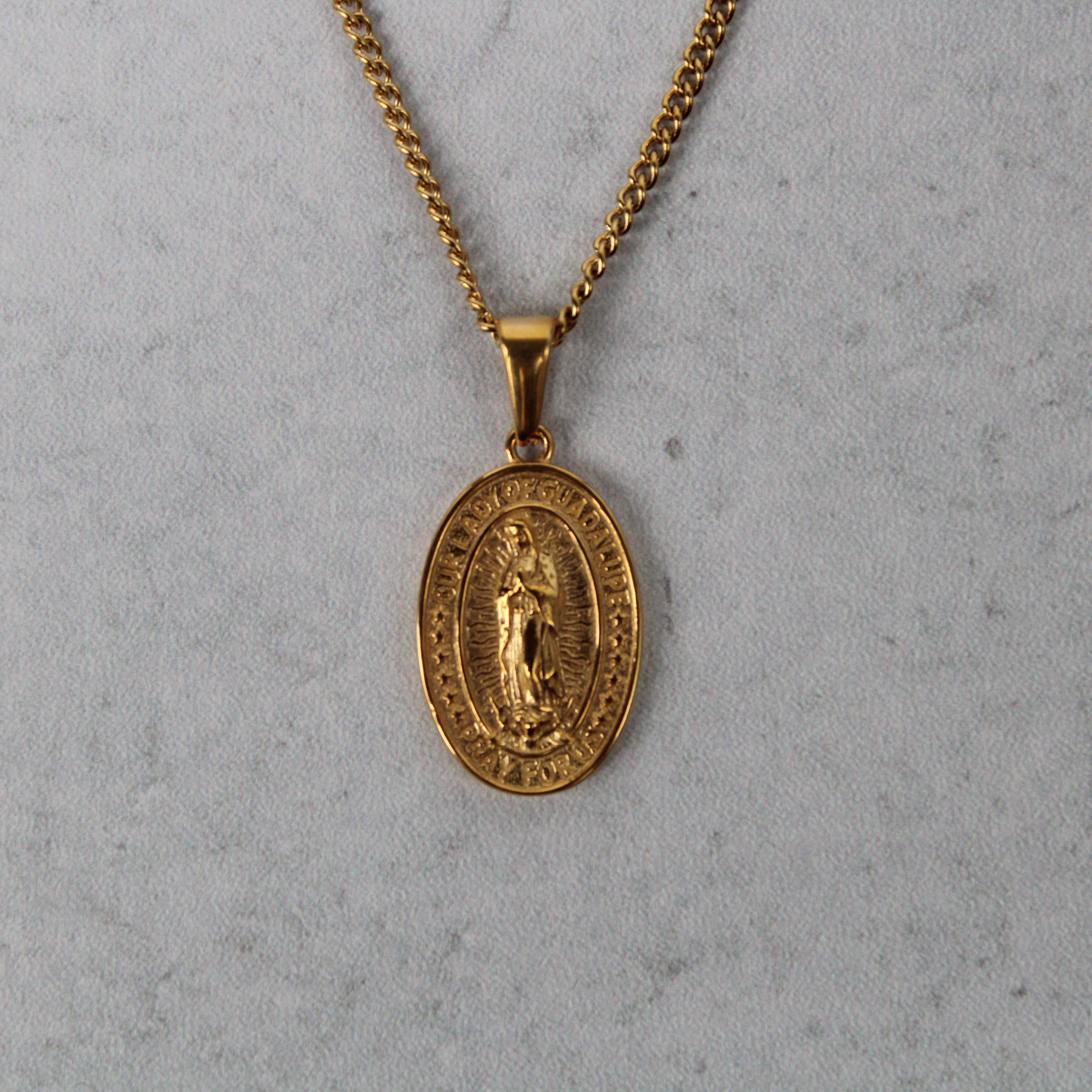 Is A Universal No Scare Necklace Worth The Hype? - ew2sy6r