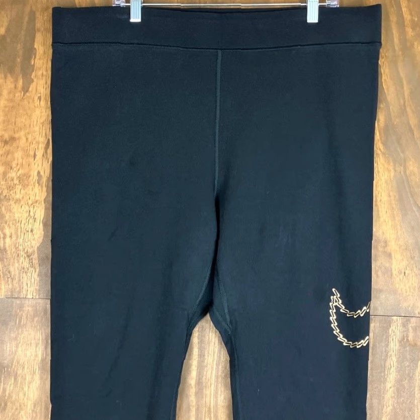 Nike Nike Womens Pants Black Gold Pull On High Rise Crop Leggings 1X Modern Activewear Women Leggings Slim Fit Black Gold 1X Size 40" / US 18 - 2 Thumbnail