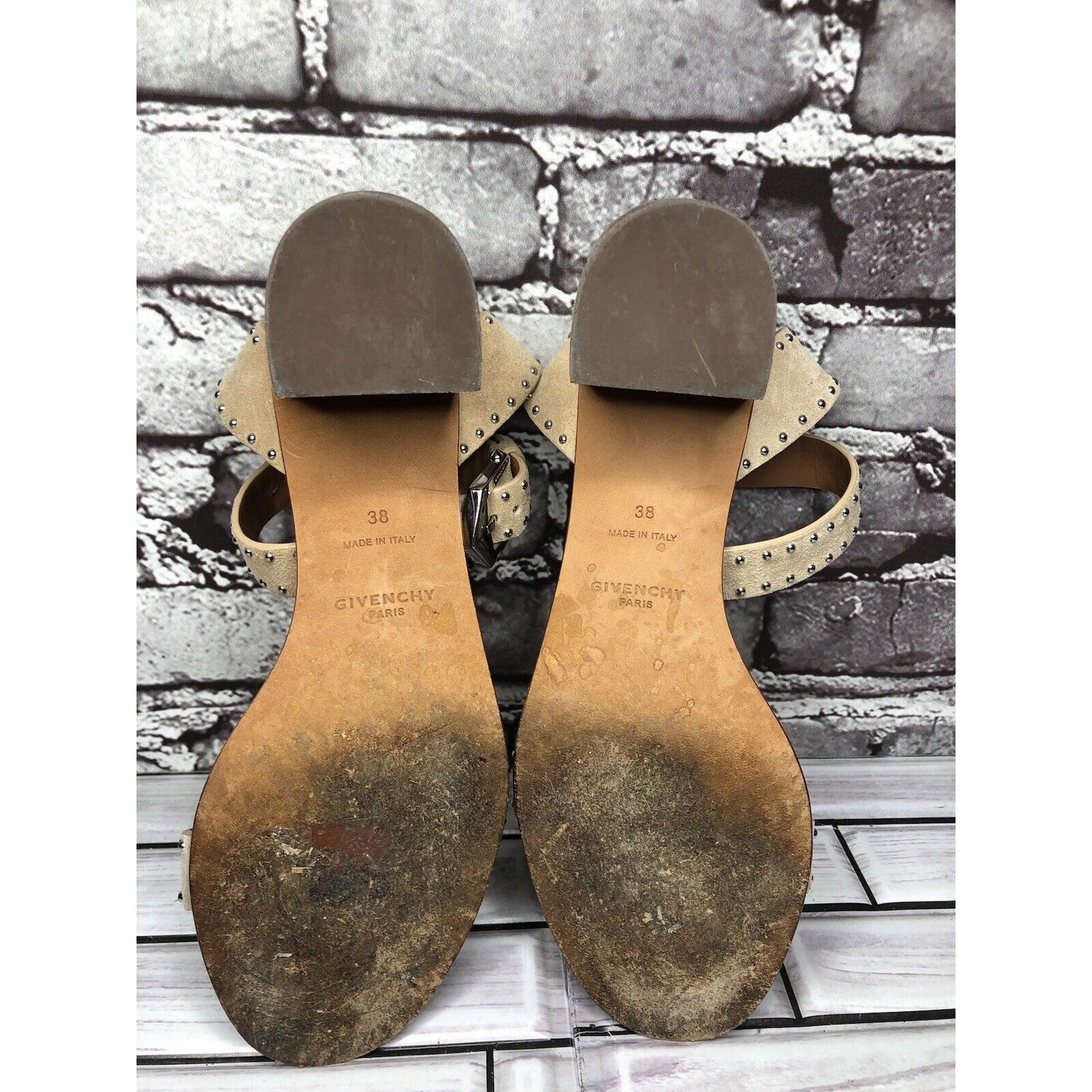 Givenchy Givenchy Beige Suede Leather Elegant Heel Studded Sandals Wo Size US 7.5 / IT 37.5 - 22 Thumbnail