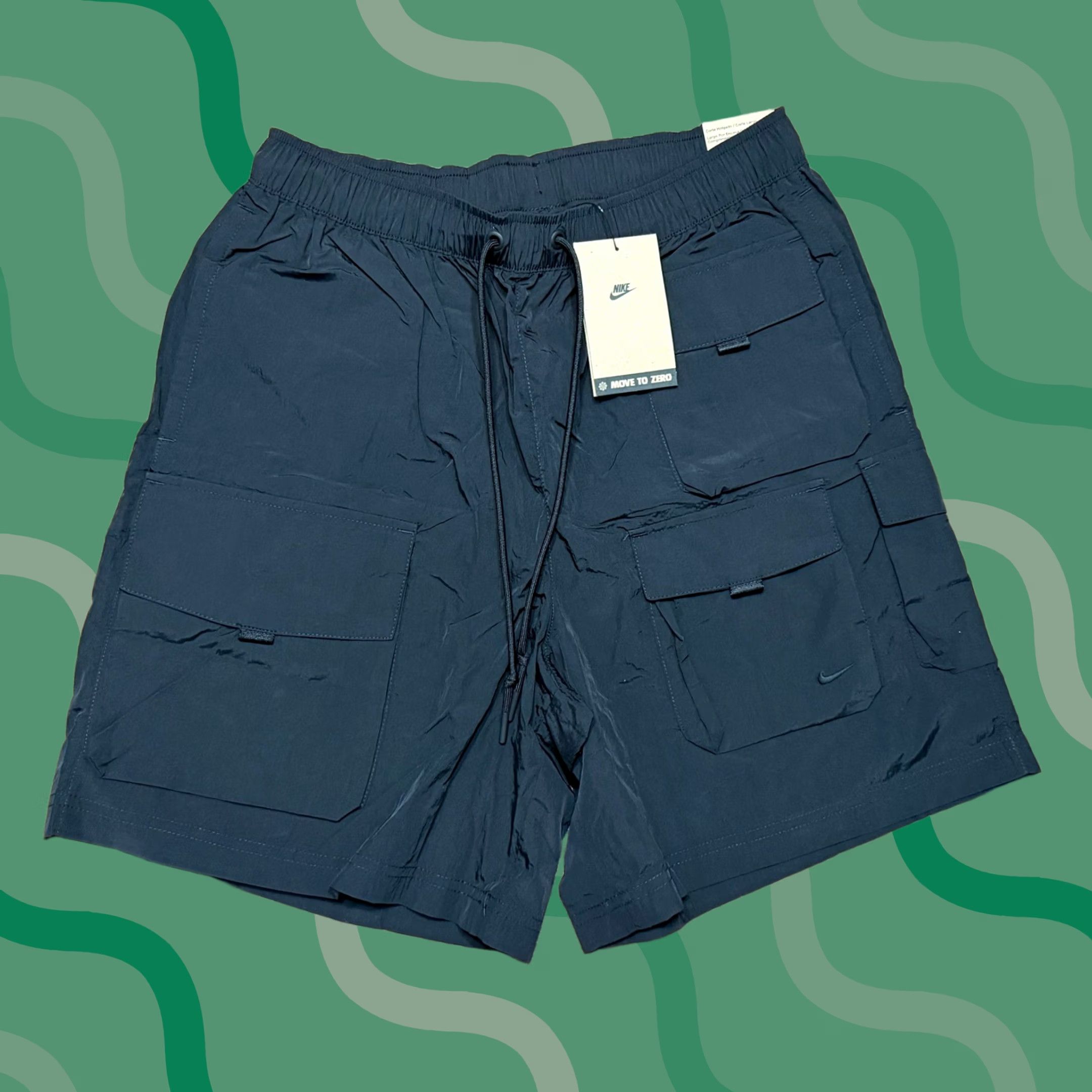 Nike Nike Tech Woven Loose Fit Cargo Shorts Black Nylon Utility (HJ0677-010) Size S Size US 28 / EU 44 - 1 Thumbnail