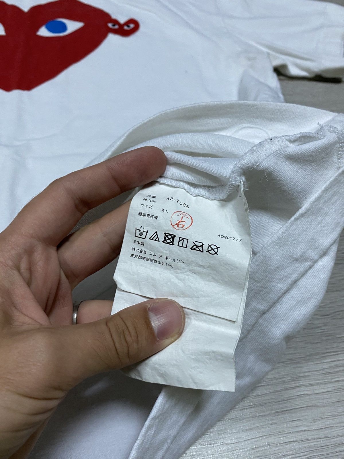 Comme des Garcons PLAY PLAY Comme des garçons vintage big heart Japanese t-shirt Size XL / US 12-14 / IT 48-50 - 6 Thumbnail