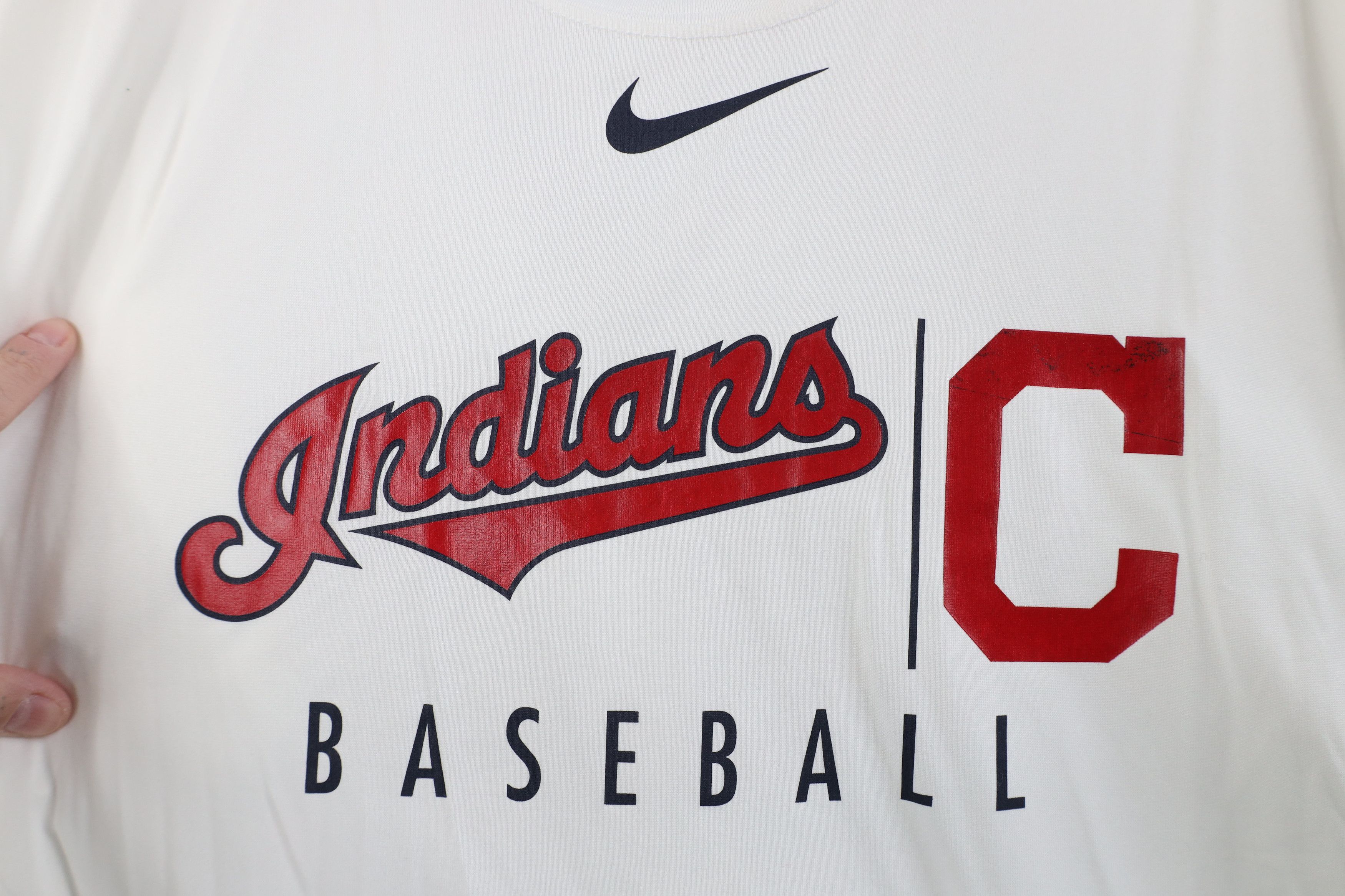 Nike Nike Center Swoosh Cleveland Indians Baseball T-Shirt White Size US XL / EU 56 / 4 - 4 Thumbnail