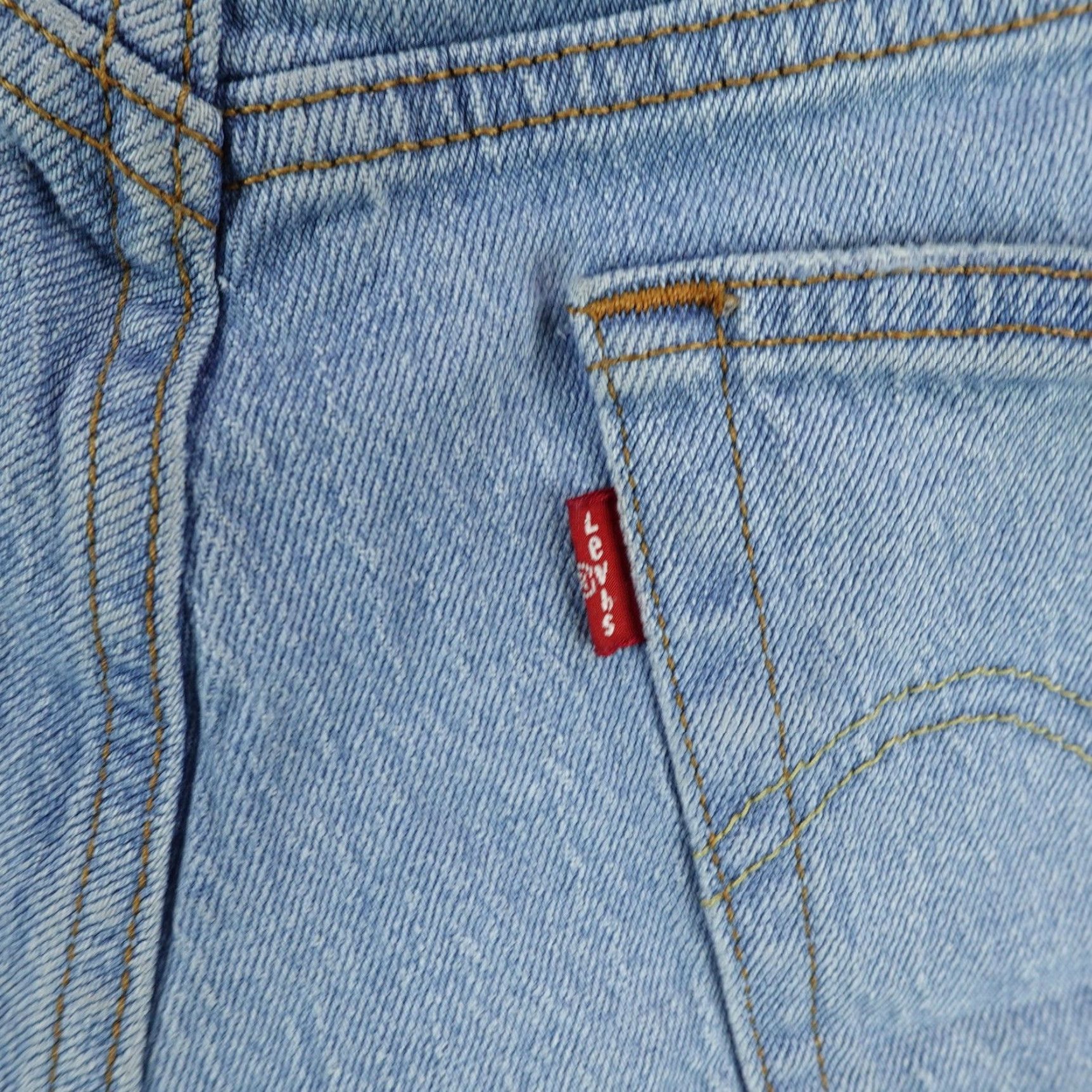 Levi's Levi's Women's Shorts W26 Blue Denim 501 Distressed Mini Cutoff Button Fly Casual Summer Festival Size 26" / US 2 / IT 38 - 5 Thumbnail