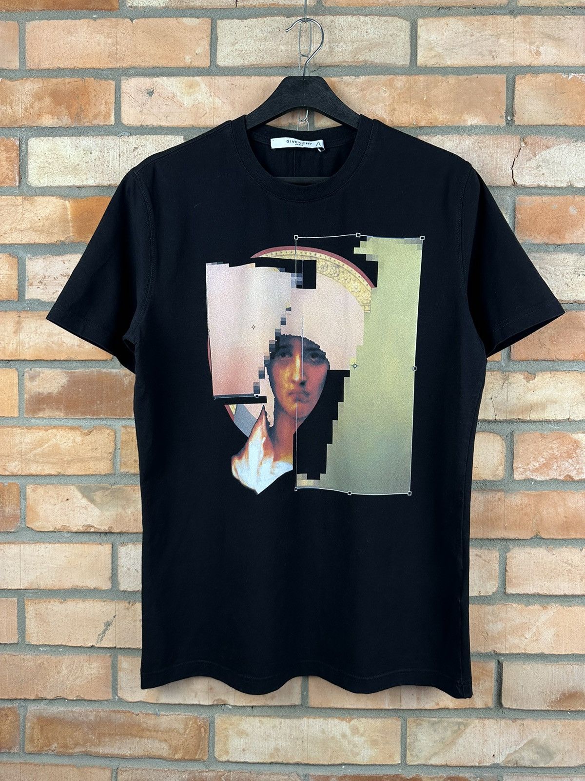 Givenchy × Luxury × Vintage GIVENCHY BIG LOGO T-SHIRT SIZE M | Grailed