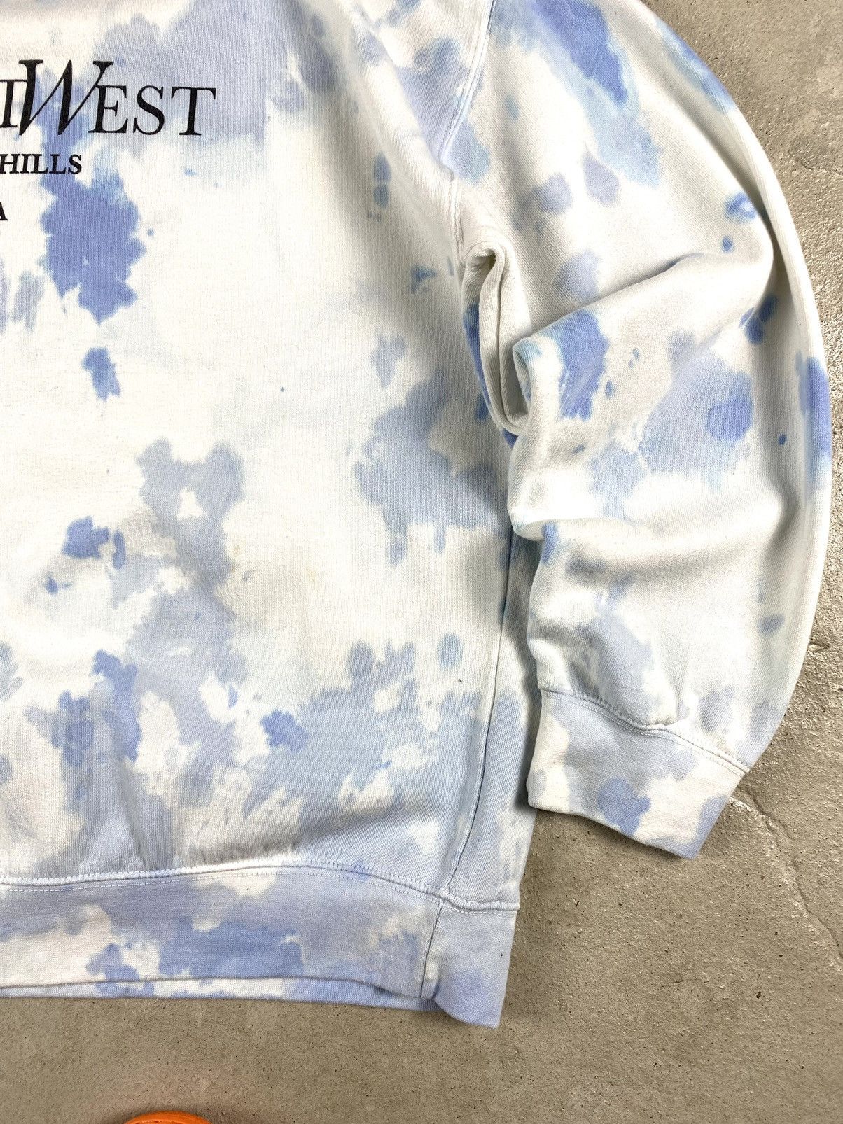 Band Tees Vintage Kanye West Ye Saint West Hidden Hills USA Sweatshirt Size US L / EU 52-54 / 3 - 6 Thumbnail