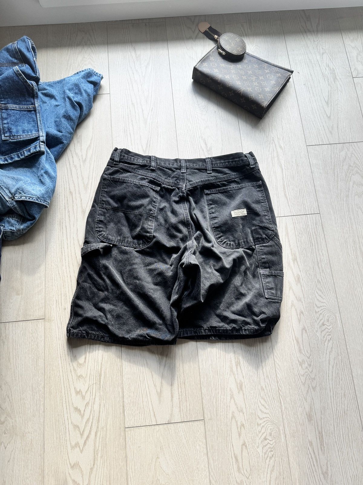 Wrangler BLACK WRANGLER SHORTS WOOOOOOOOOOO Size US 34 / EU 50 - 3 Thumbnail