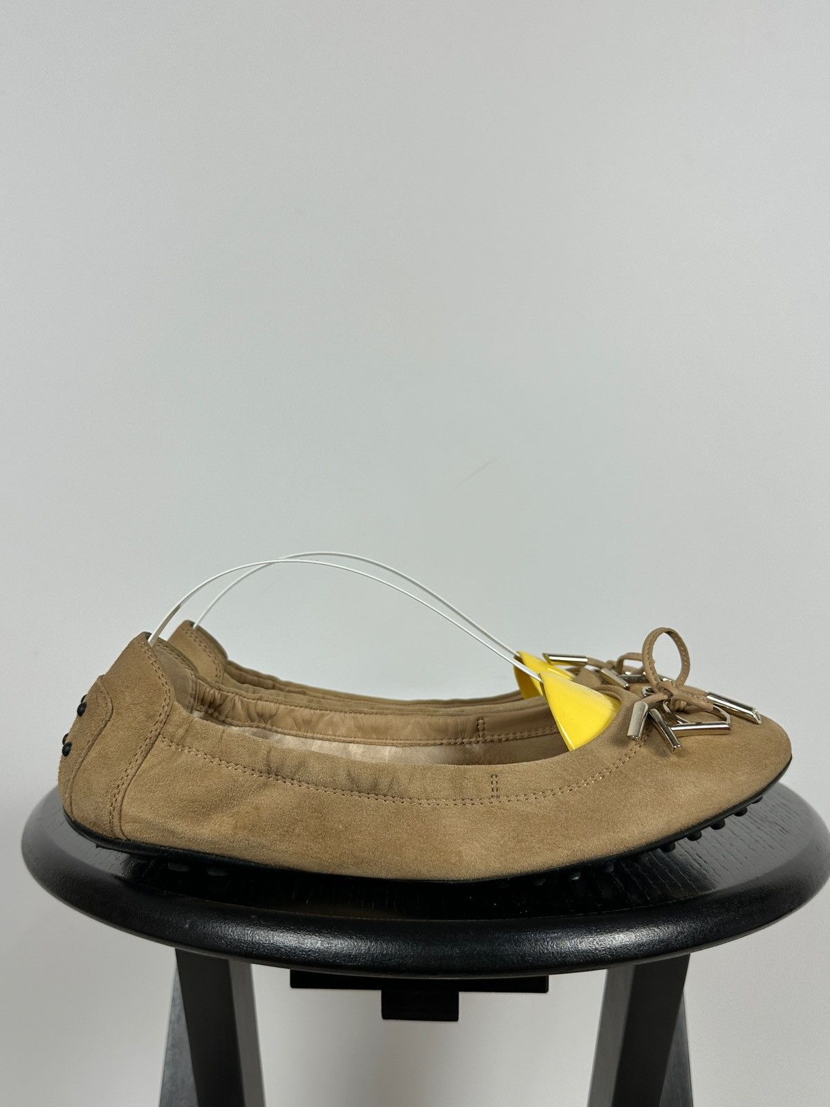 Tod's Tod’s Beige Suede Ballet Flats Size US 8.5 / IT 38.5 - 7 Thumbnail