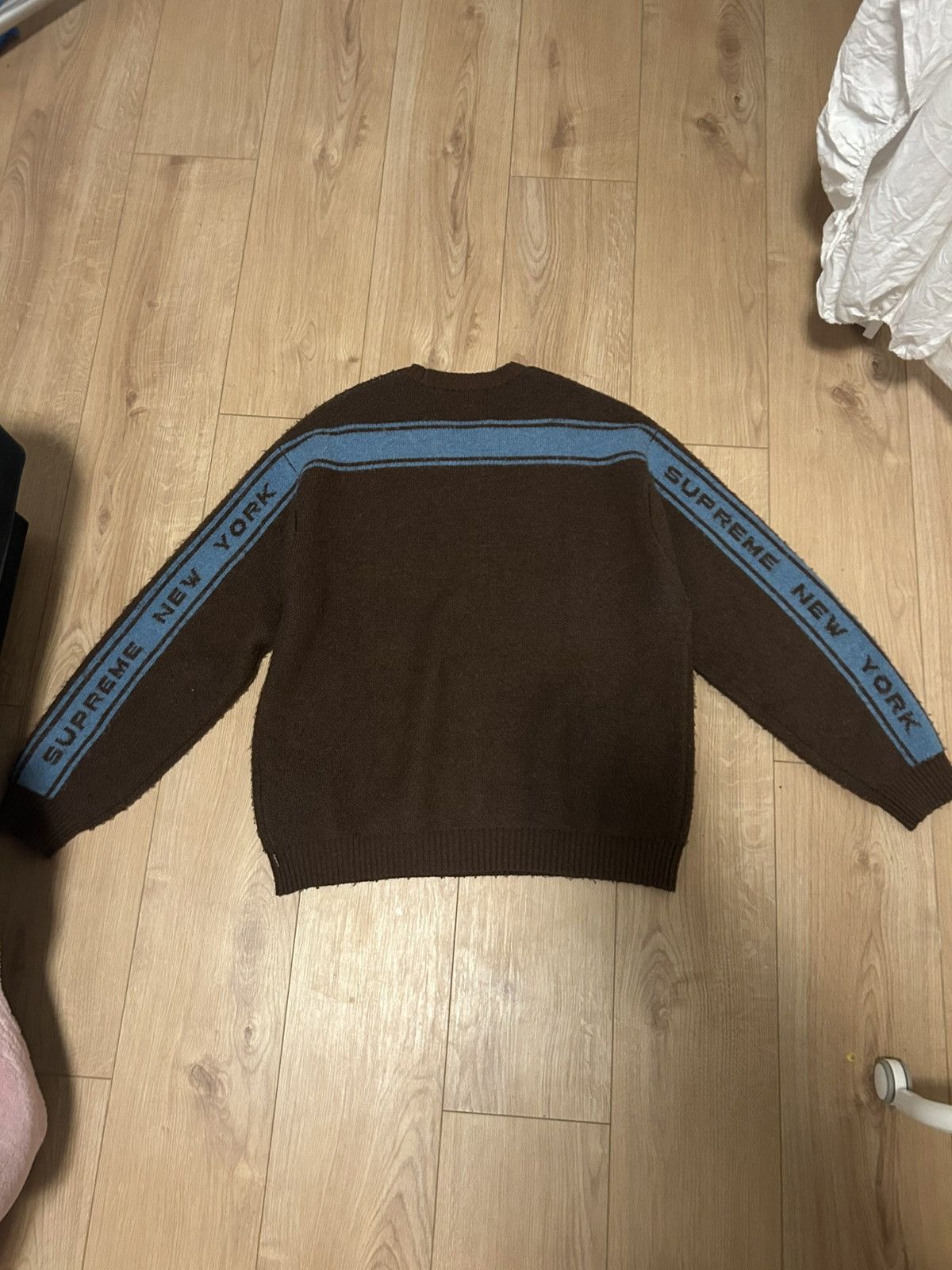 Supreme Brown supreme sweater Size US L / EU 52-54 / 3 - 7 Thumbnail
