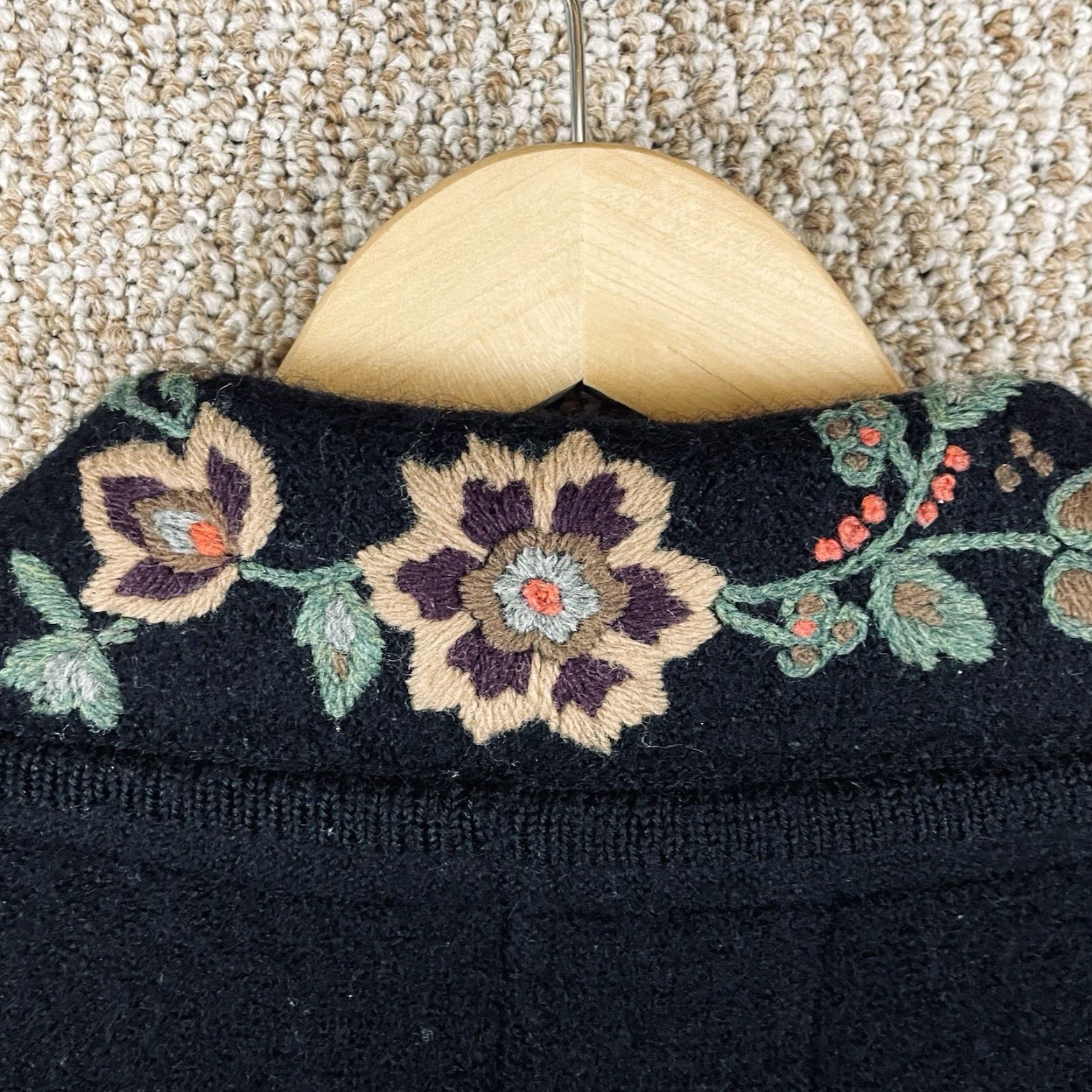 Vintage VINTAGE Woolrich Jacket Women’s M Black Wool Embroidered Floral 90s Grandma R1 Size M / US 6-8 / IT 42-44 - 6 Thumbnail